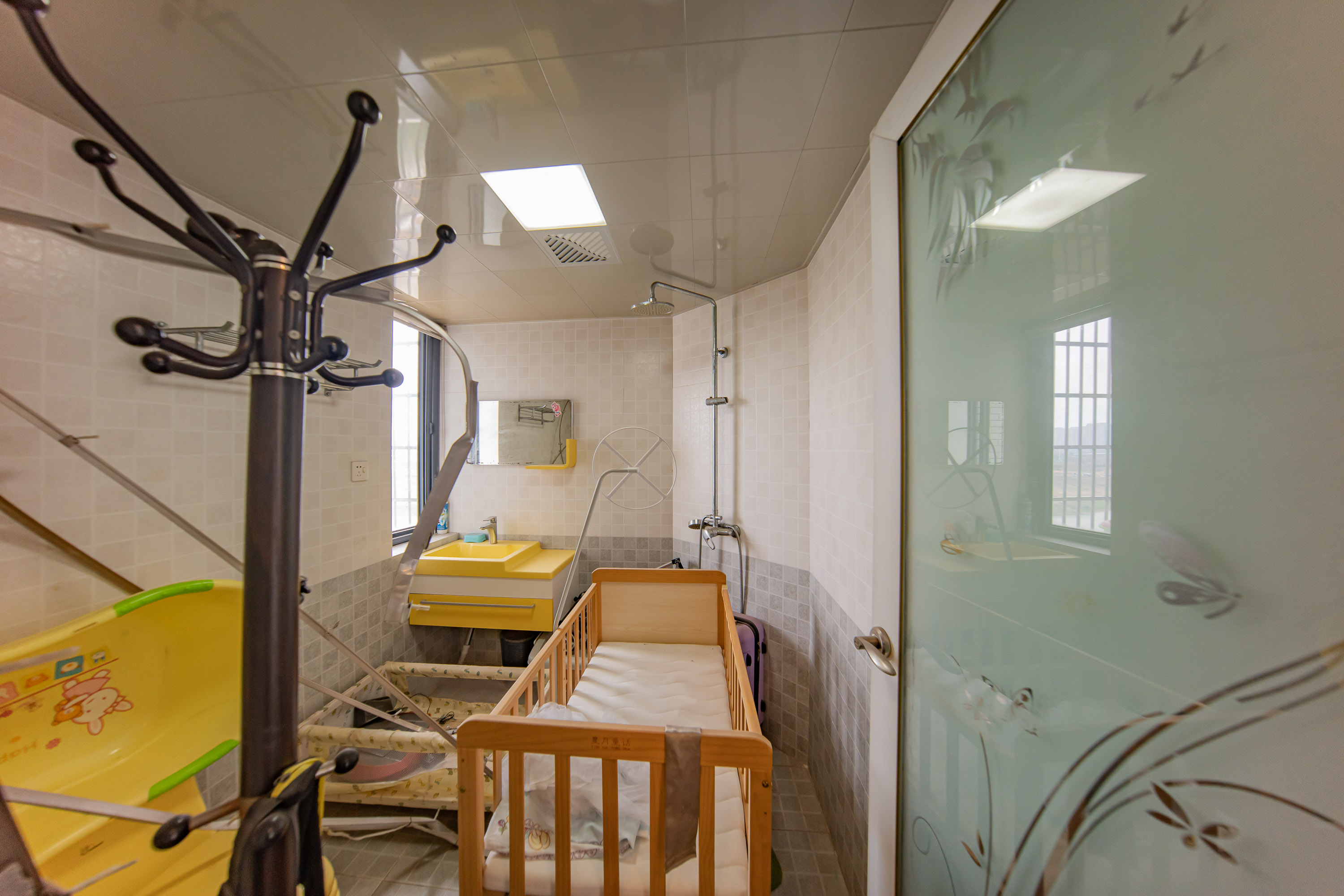 汀湘十里  3室2厅2卫   88.00万卫生间