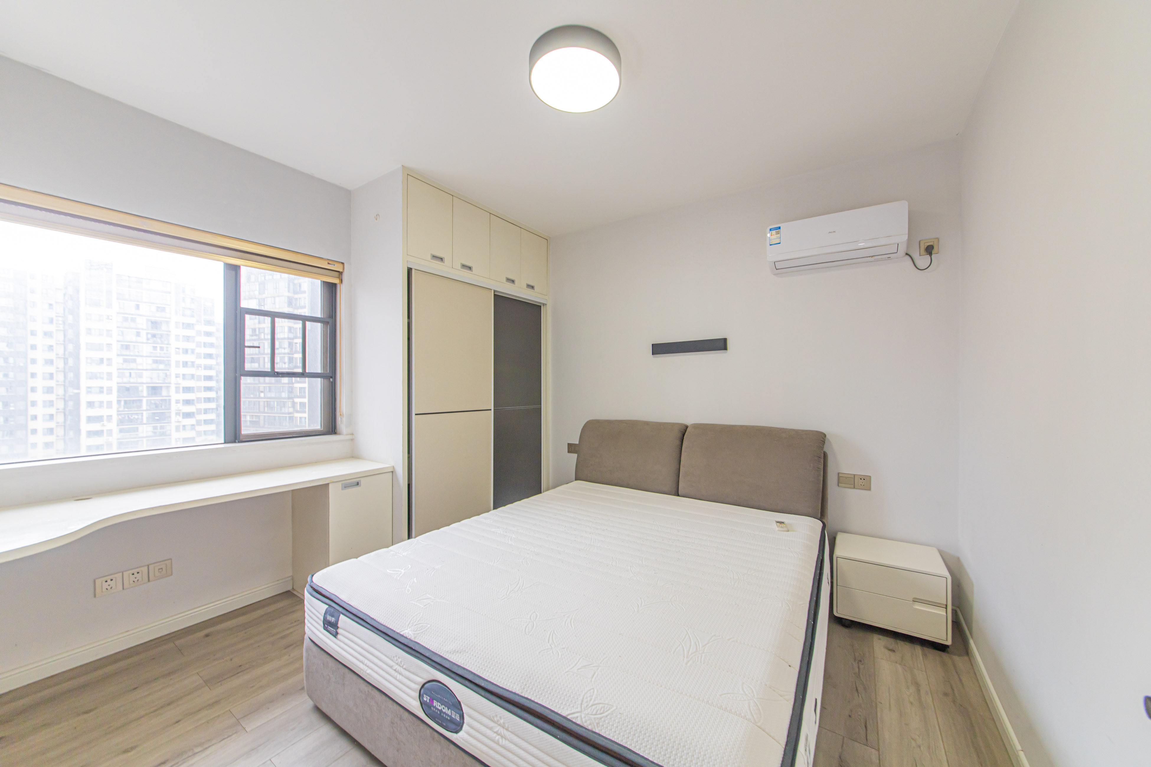 九峰远见 2室2厅1卫 95.8万 九峰远见 2室2厅1卫 95.8万卧室