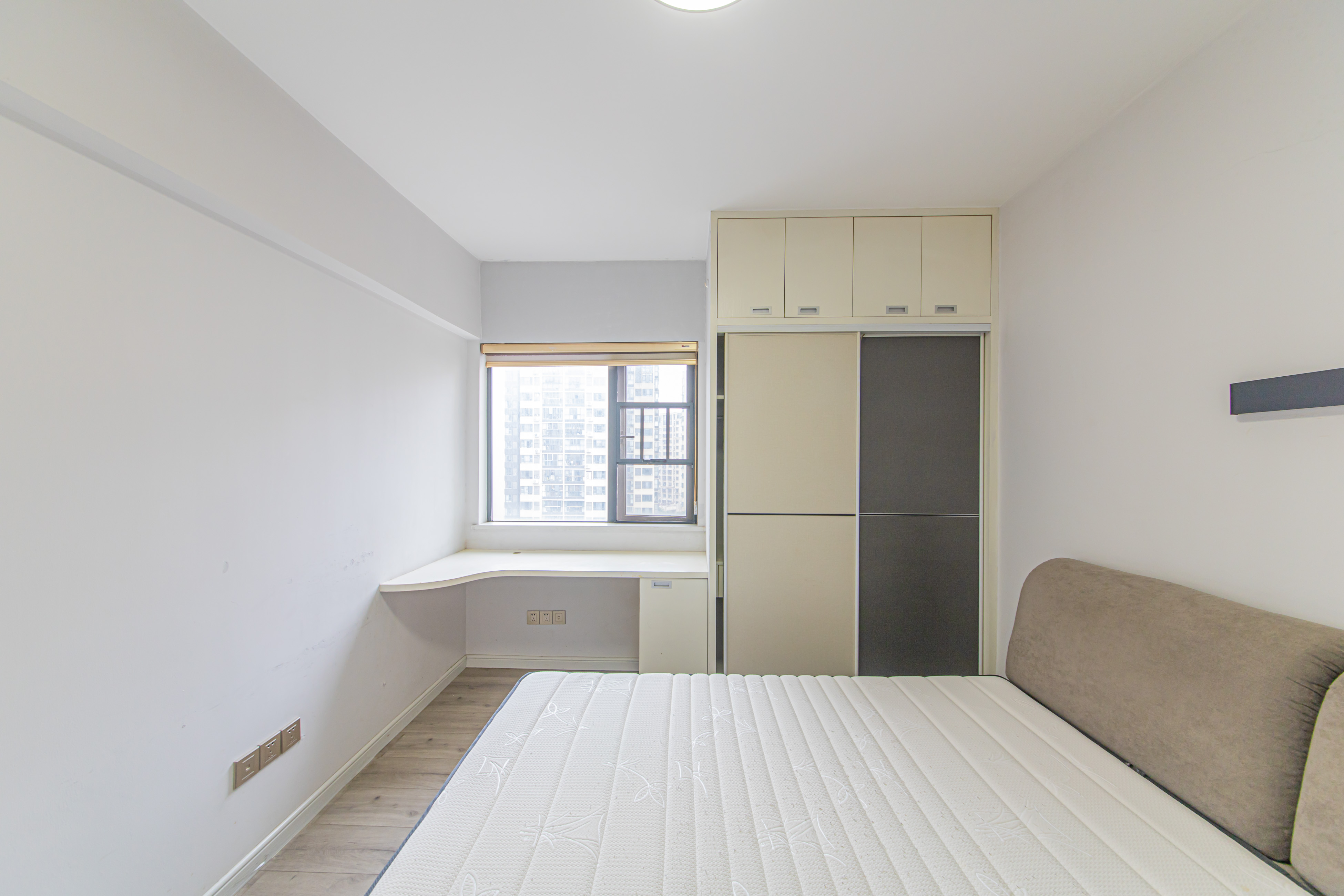 九峰远见 2室2厅1卫 95.8万 九峰远见 2室2厅1卫 95.8万卧室