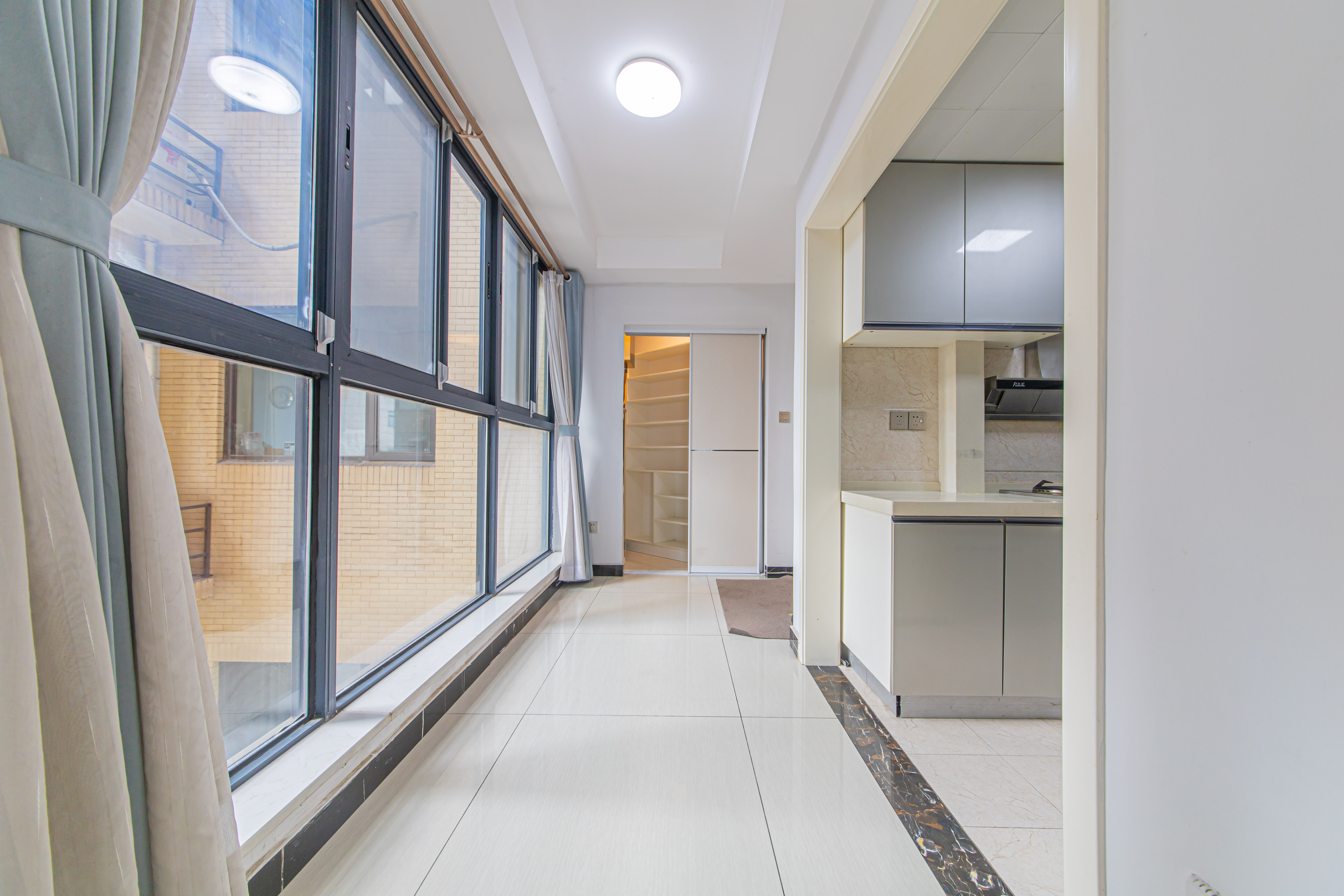 九峰远见 2室2厅1卫 95.8万 九峰远见 2室2厅1卫 95.8万阳台