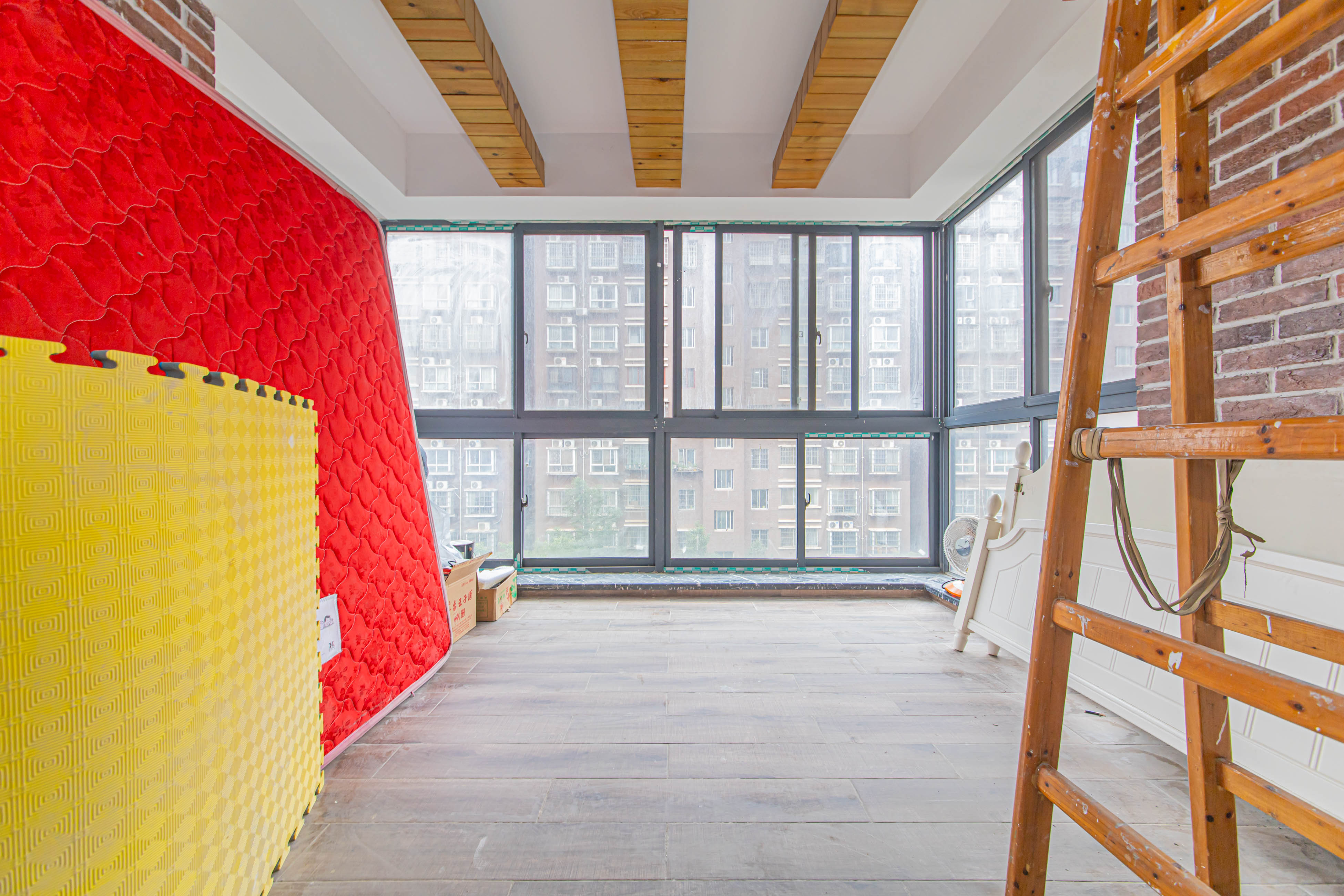 升远君尚嘉筑 4室2厅2卫 126.0万 升远君尚嘉筑 4室2厅2卫 126.0万阳台