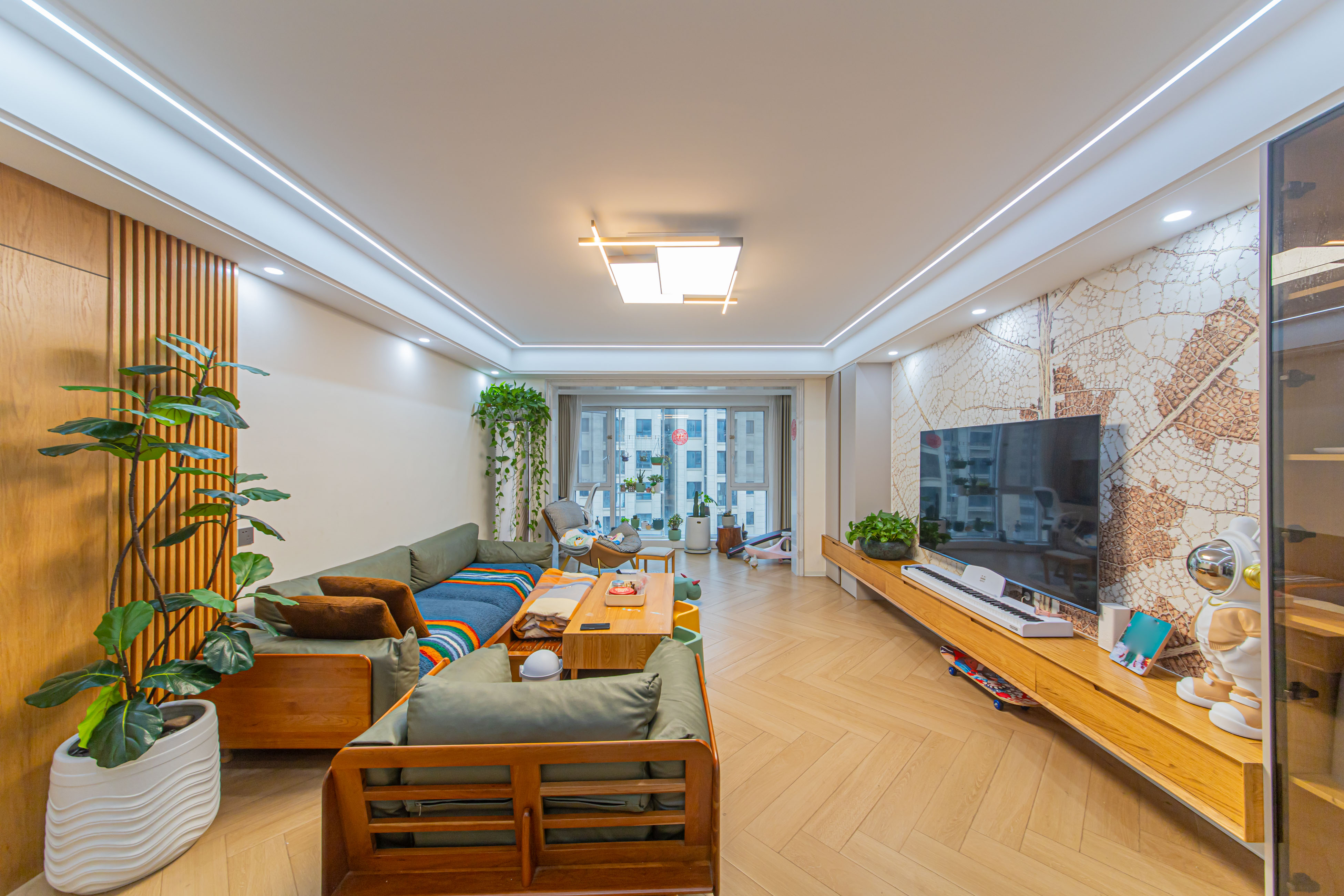 长沙美的梧桐庄园  4室2厅2卫    220.0万 长沙美的梧桐庄园  4室2厅2卫    220.0万客厅