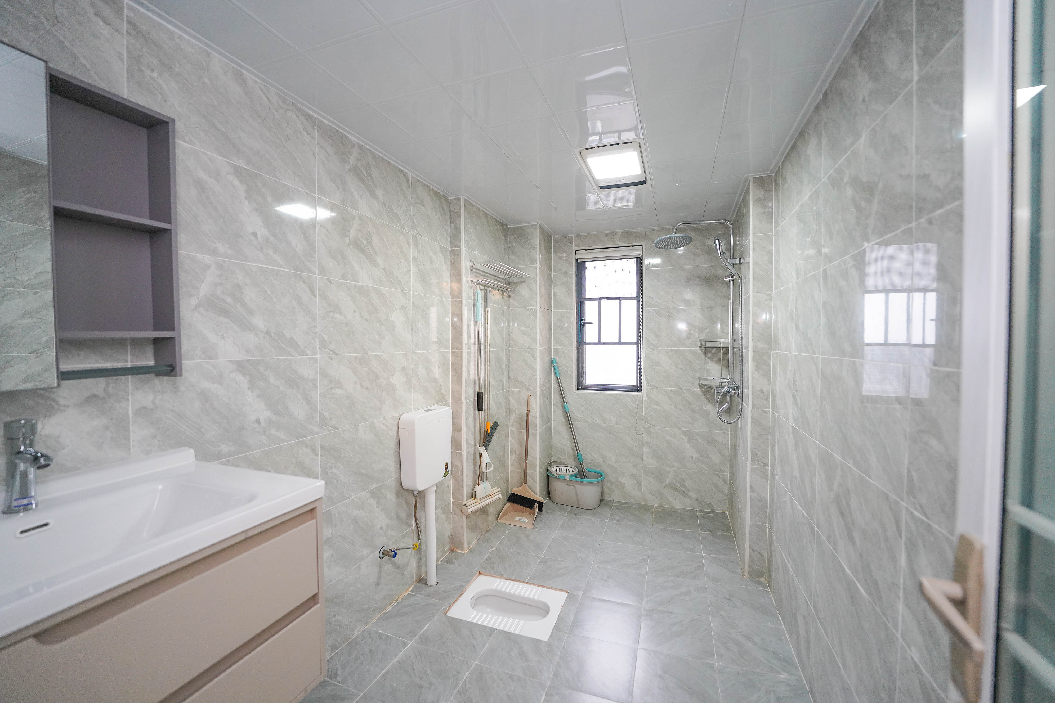 卢浮原著  3室2厅2卫    90.8万 卢浮原著  3室2厅2卫    90.8万卫生间