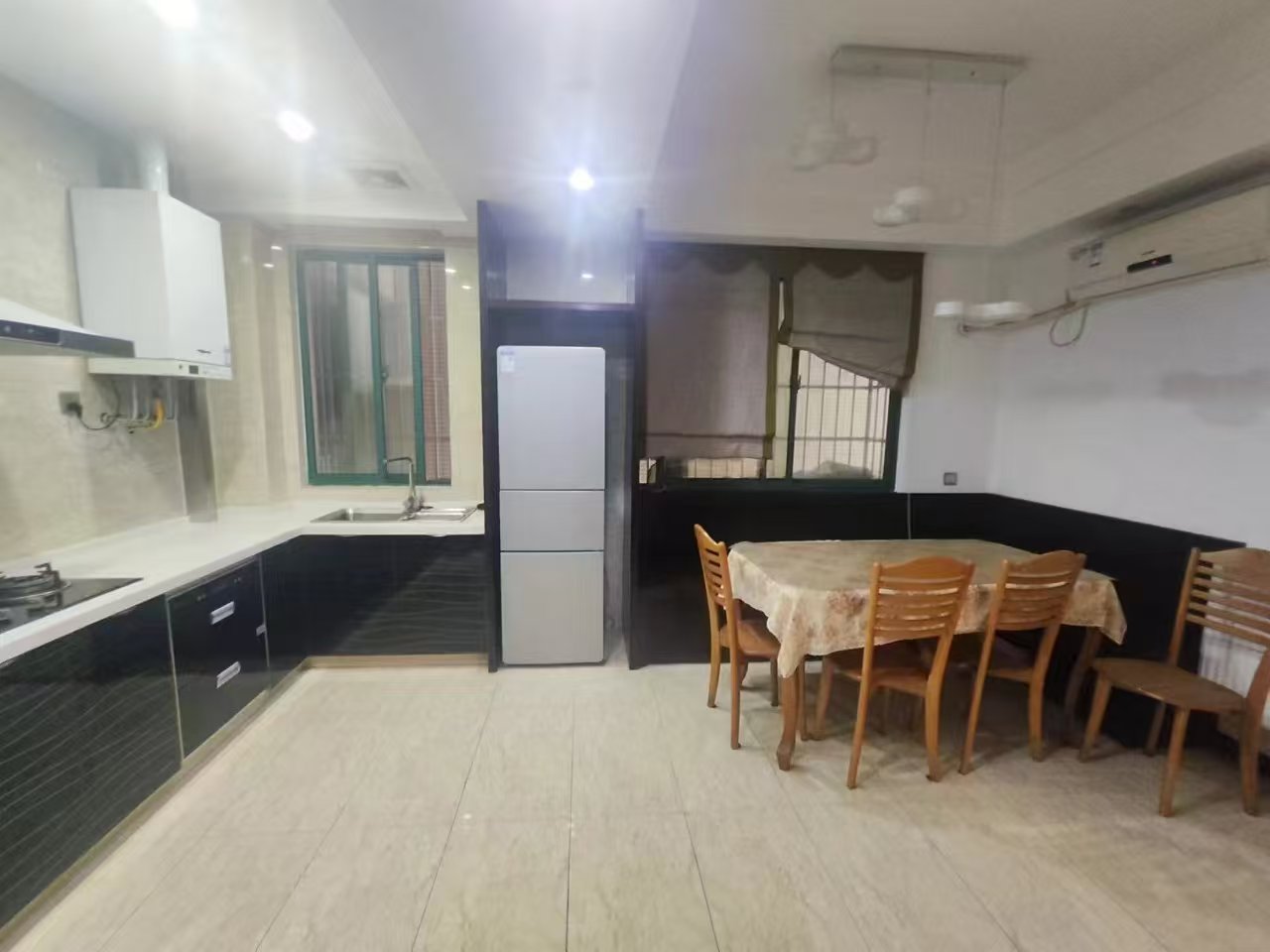 新城首座  2室2厅1卫    50.0万 新城首座  2室2厅1卫    50.0万室内图