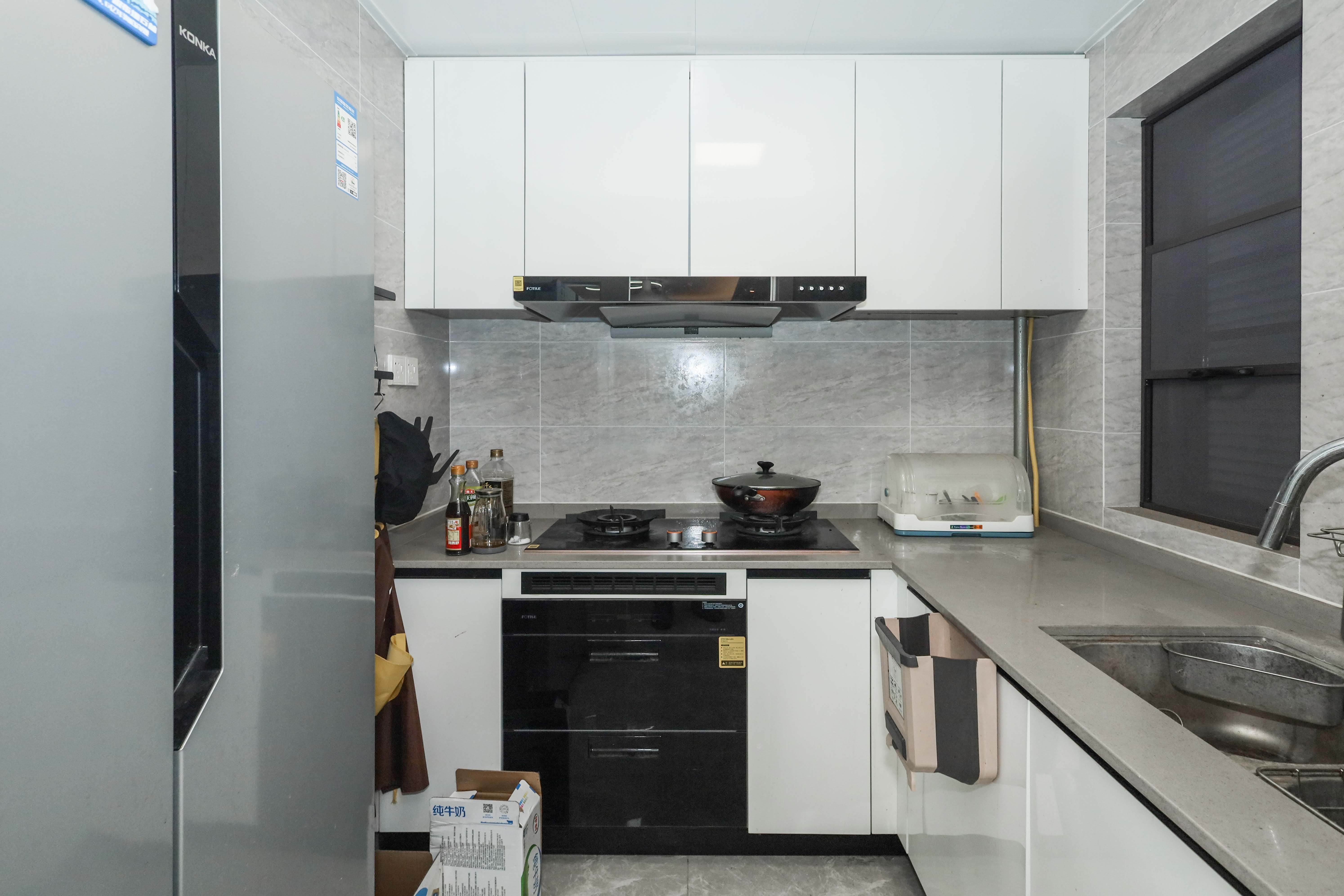 万科金色梦想C区 3室2厅2卫 120.0万 万科金色梦想C区 3室2厅2卫 120.0万厨房