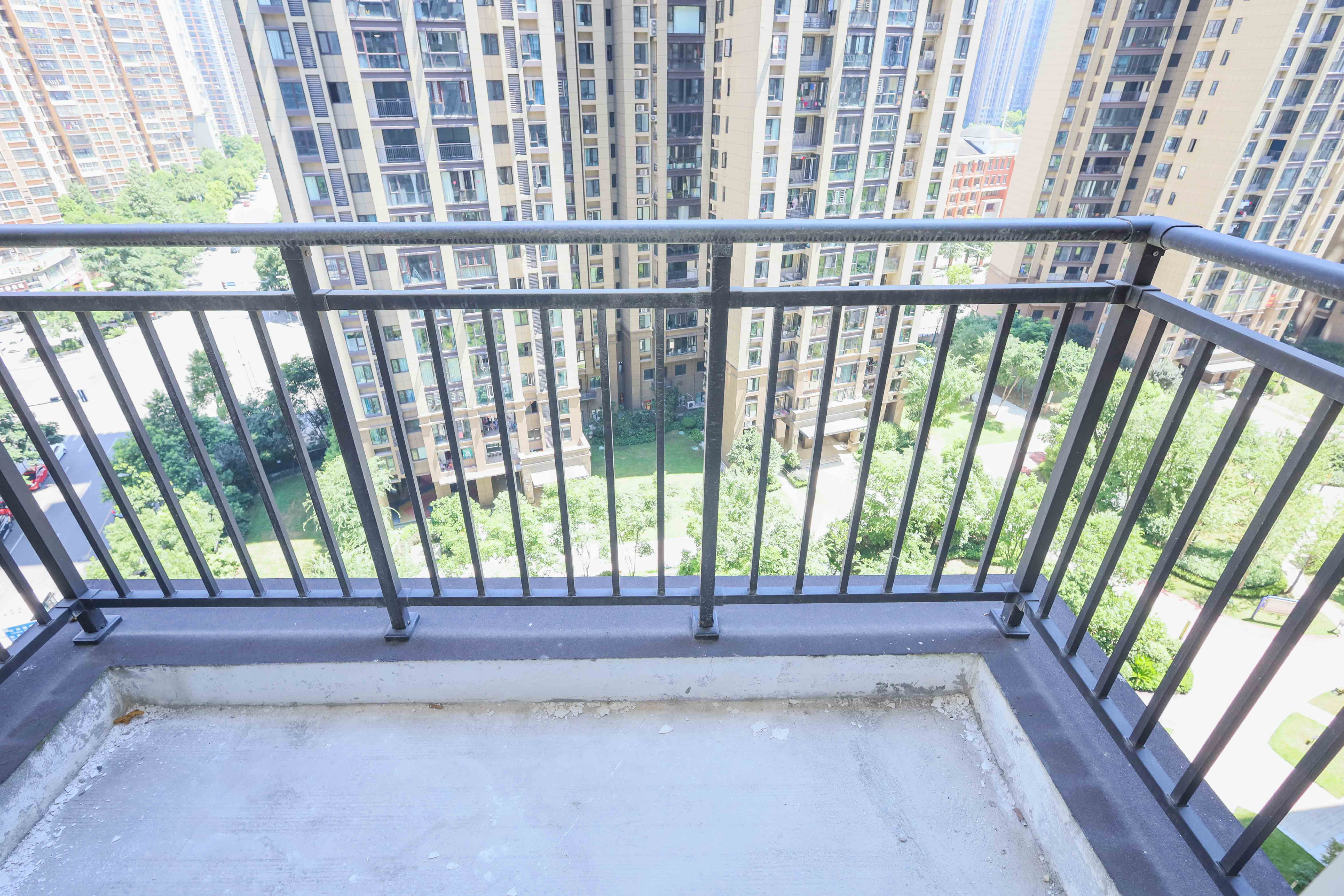 中国铁建梅溪青秀三期  1室0厅0卫   205.00万阳台