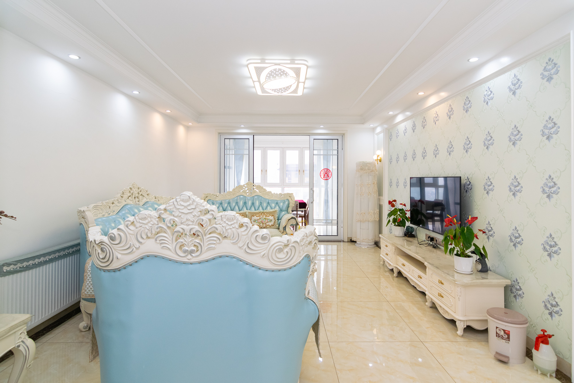 高域自然城 4室2厅2卫 99.8万 高域自然城 4室2厅2卫 99.8万客厅