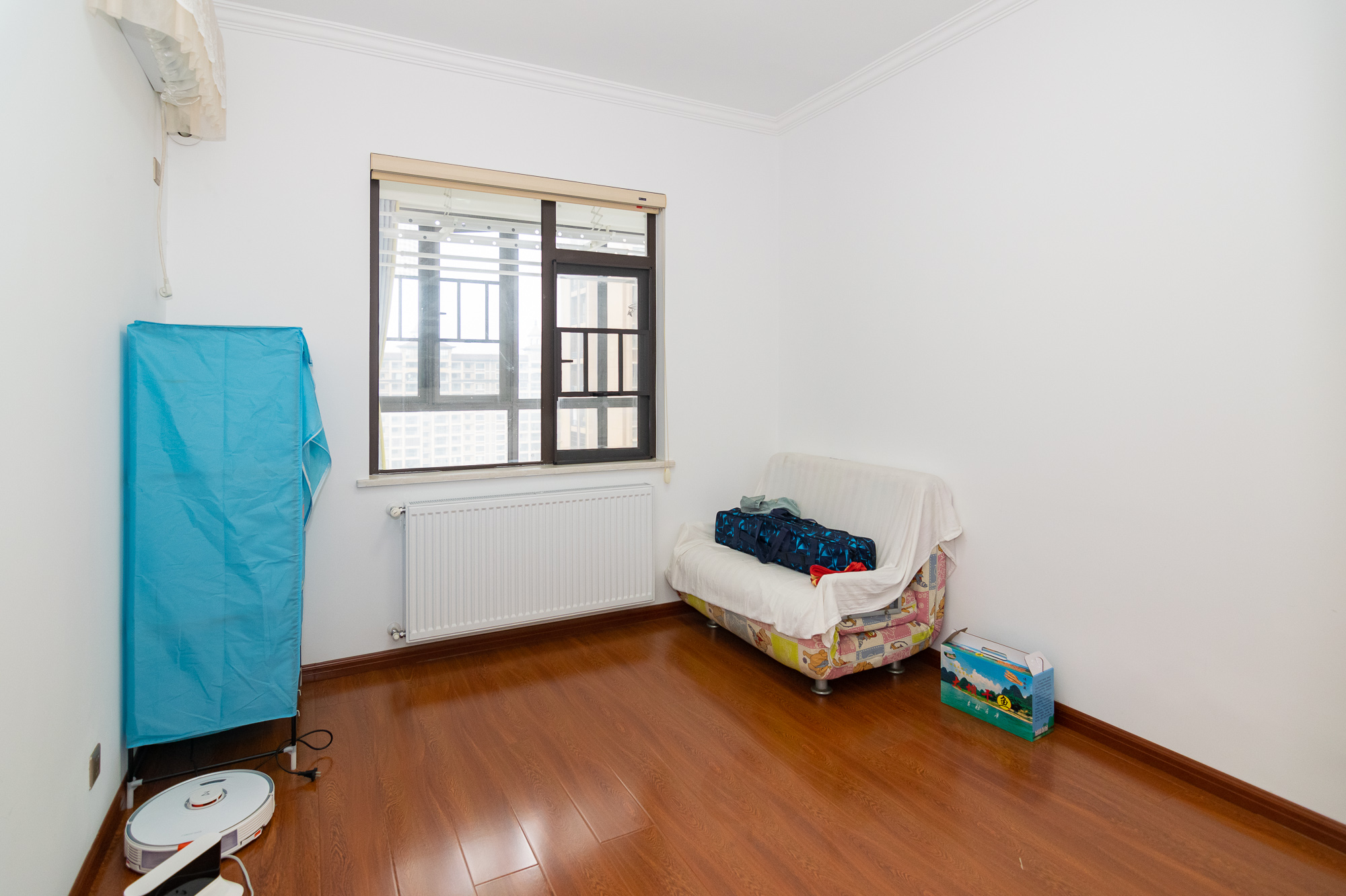 高域自然城 4室2厅2卫 99.8万 高域自然城 4室2厅2卫 99.8万卧室