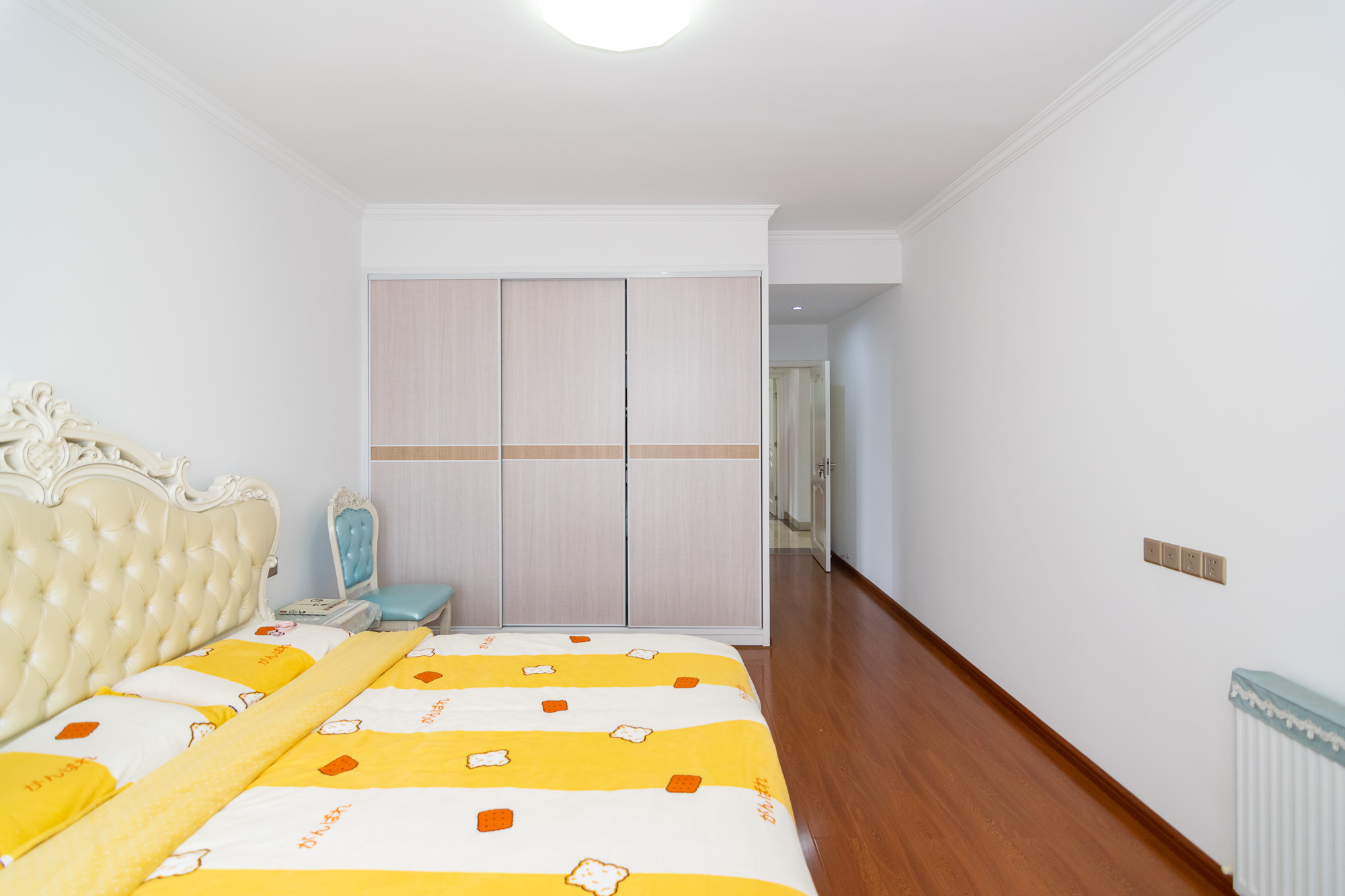 高域自然城 4室2厅2卫 99.8万 高域自然城 4室2厅2卫 99.8万卧室