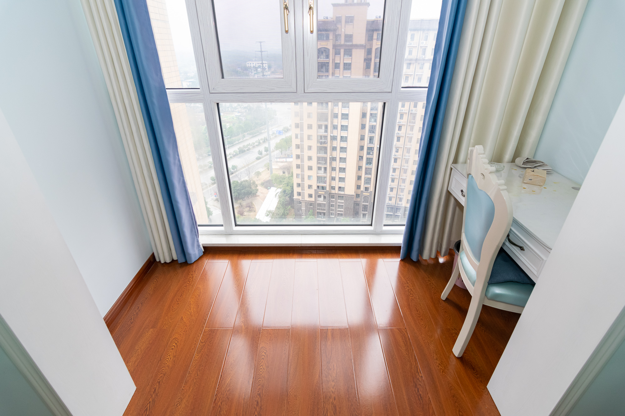 高域自然城 4室2厅2卫 99.8万 高域自然城 4室2厅2卫 99.8万阳台