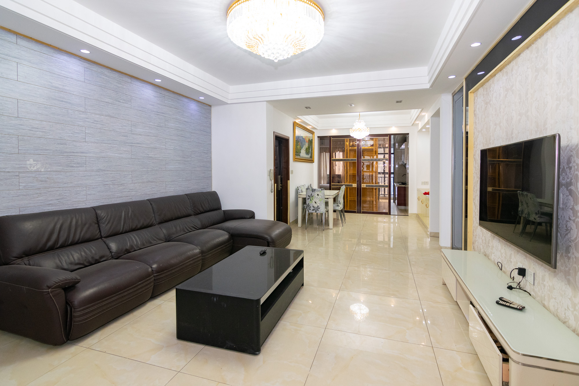 联诚国际城 3室2厅2卫 75.0万 联诚国际城 3室2厅2卫 75.0万客厅