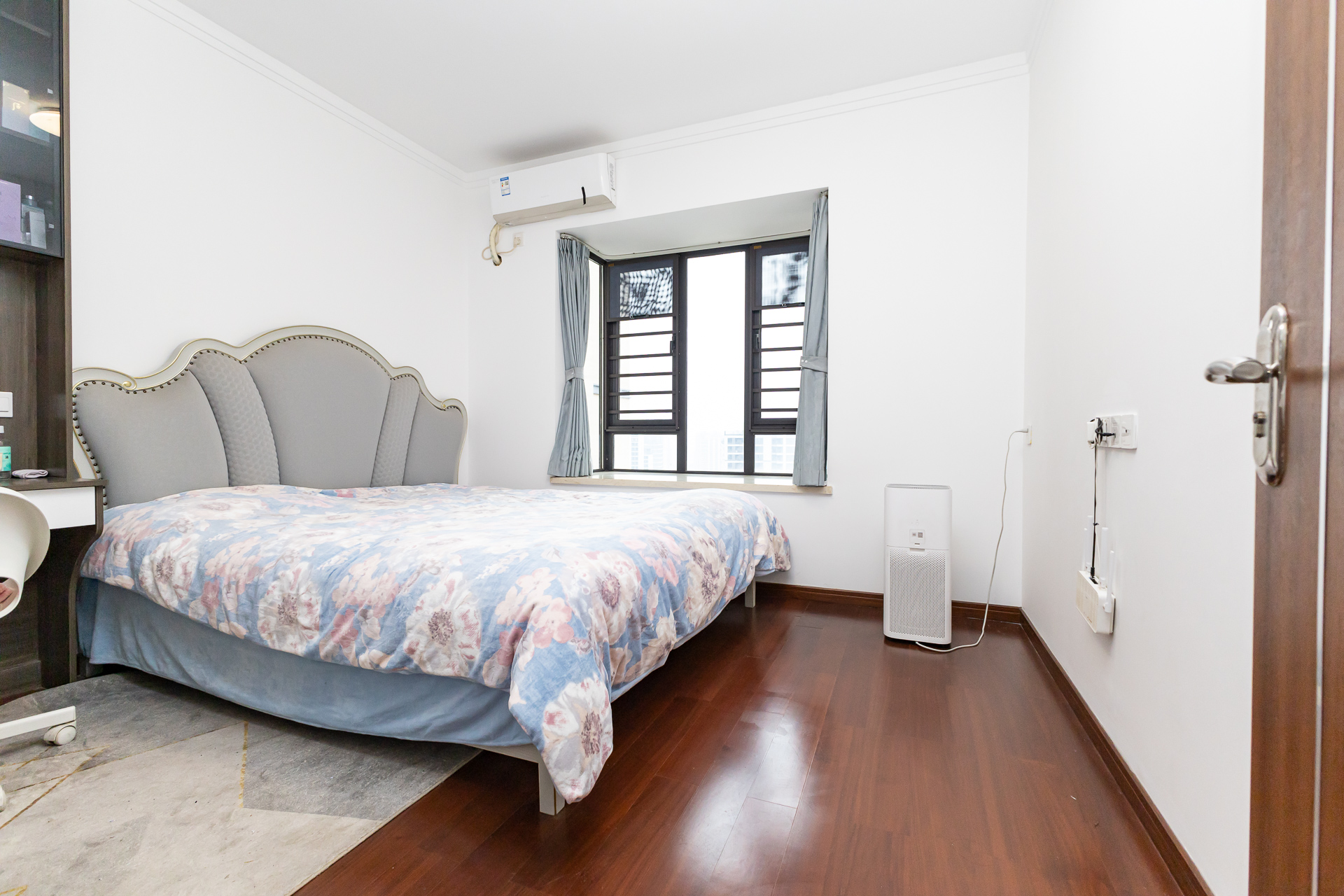 万润滨江天著 4室2厅2卫 132.0万 万润滨江天著 4室2厅2卫 132.0万卧室