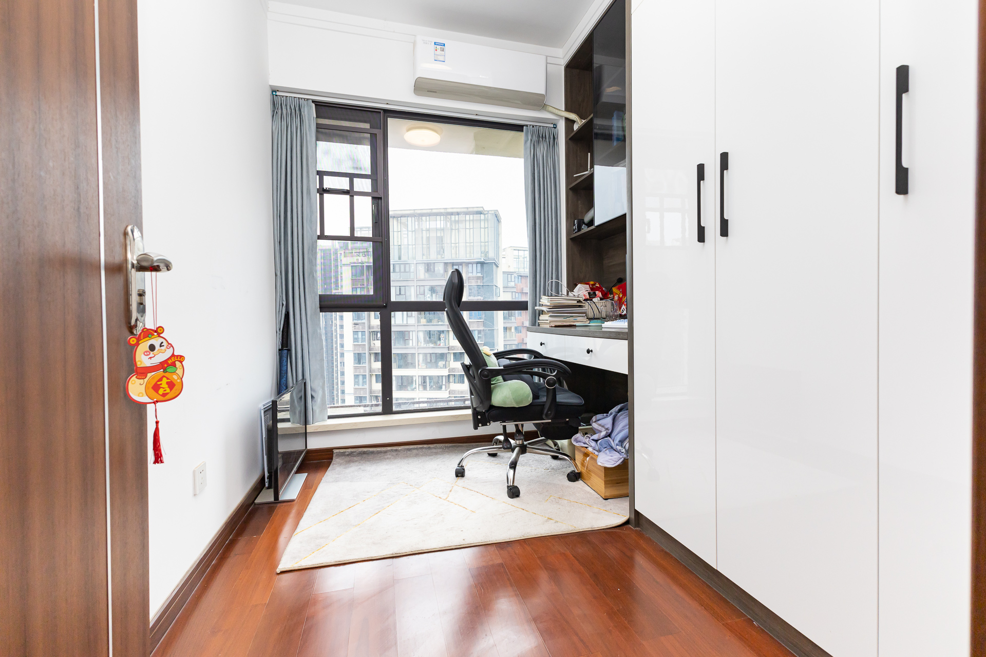 万润滨江天著 4室2厅2卫 132.0万 万润滨江天著 4室2厅2卫 132.0万卧室