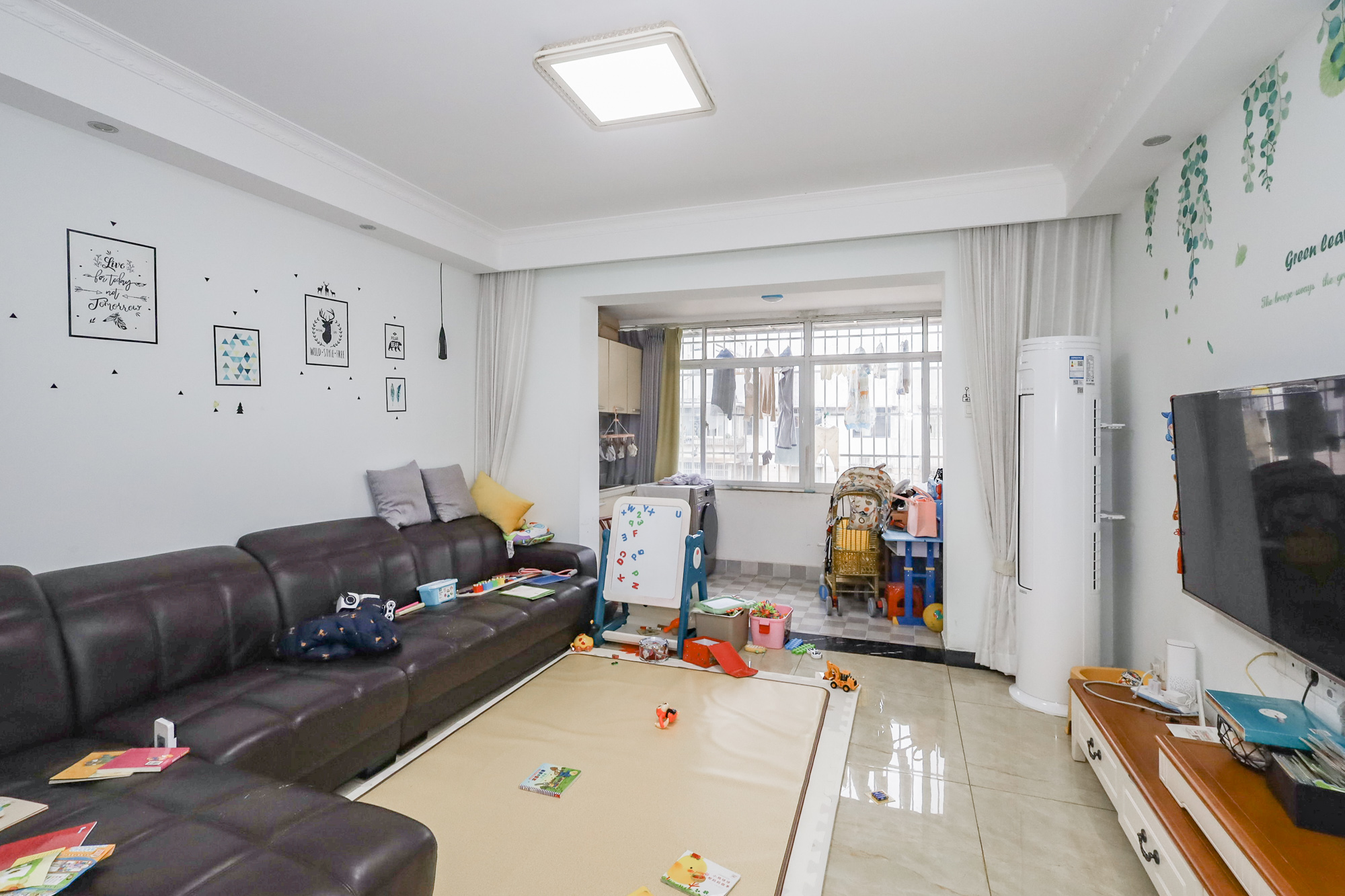 鸣沙苑总工会(市总工会宿舍) 3室2厅1卫 88.88万 鸣沙苑总工会(市总工会宿舍) 3室2厅1卫 88.88万客厅