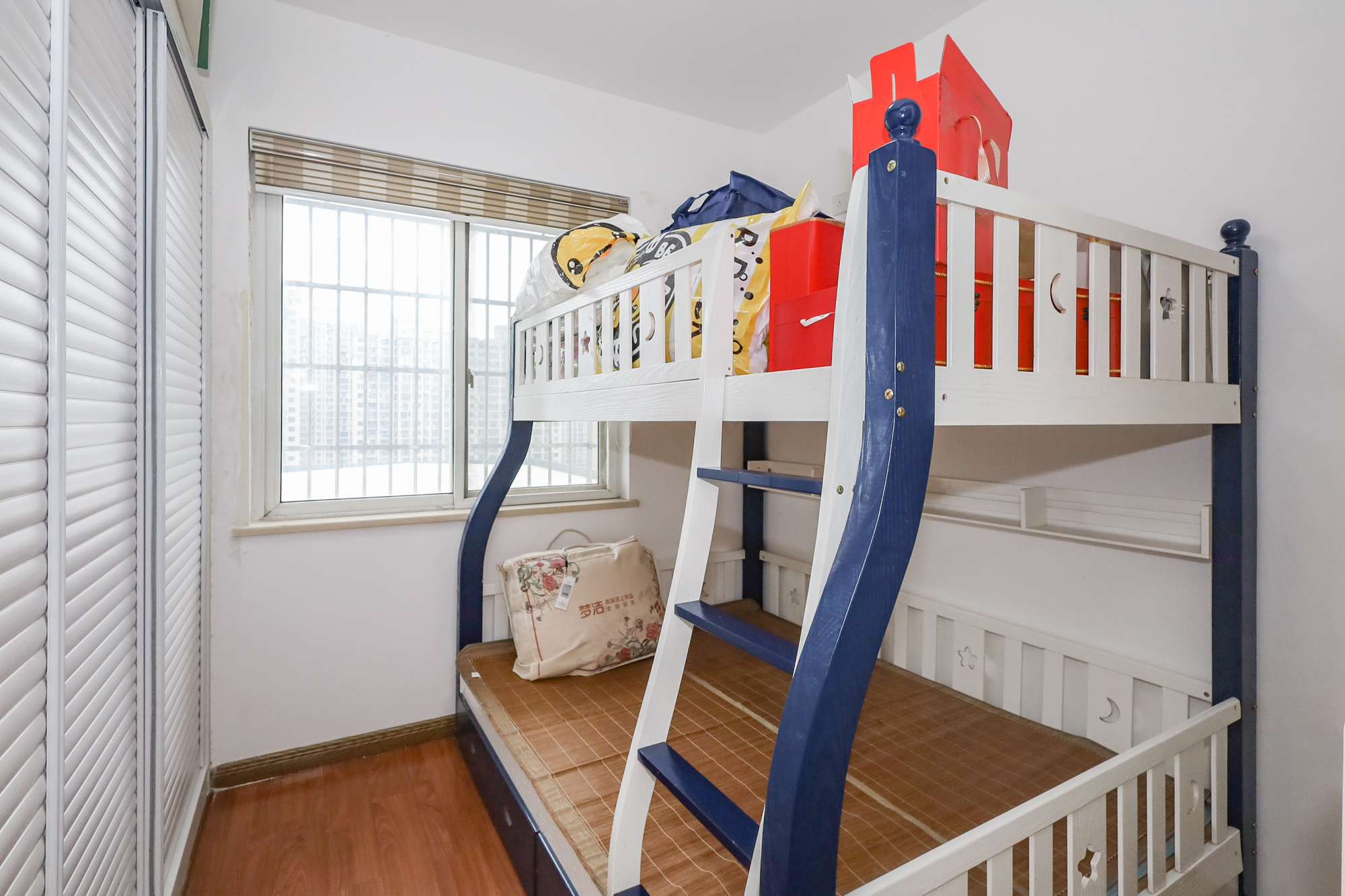 鸣沙苑总工会(市总工会宿舍) 3室2厅1卫 88.88万 鸣沙苑总工会(市总工会宿舍) 3室2厅1卫 88.88万卧室