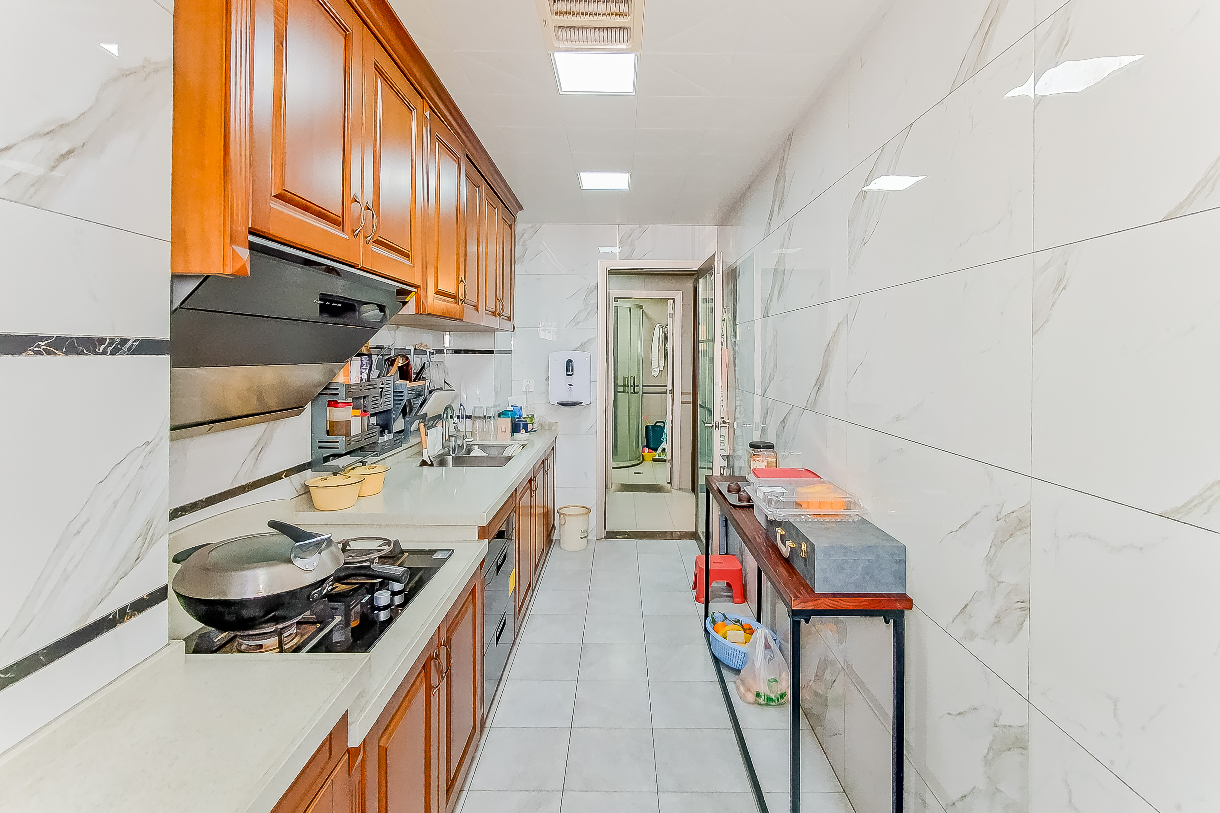 巴黎香榭  3室2厅2卫    175.0万 巴黎香榭  3室2厅2卫    175.0万厨房