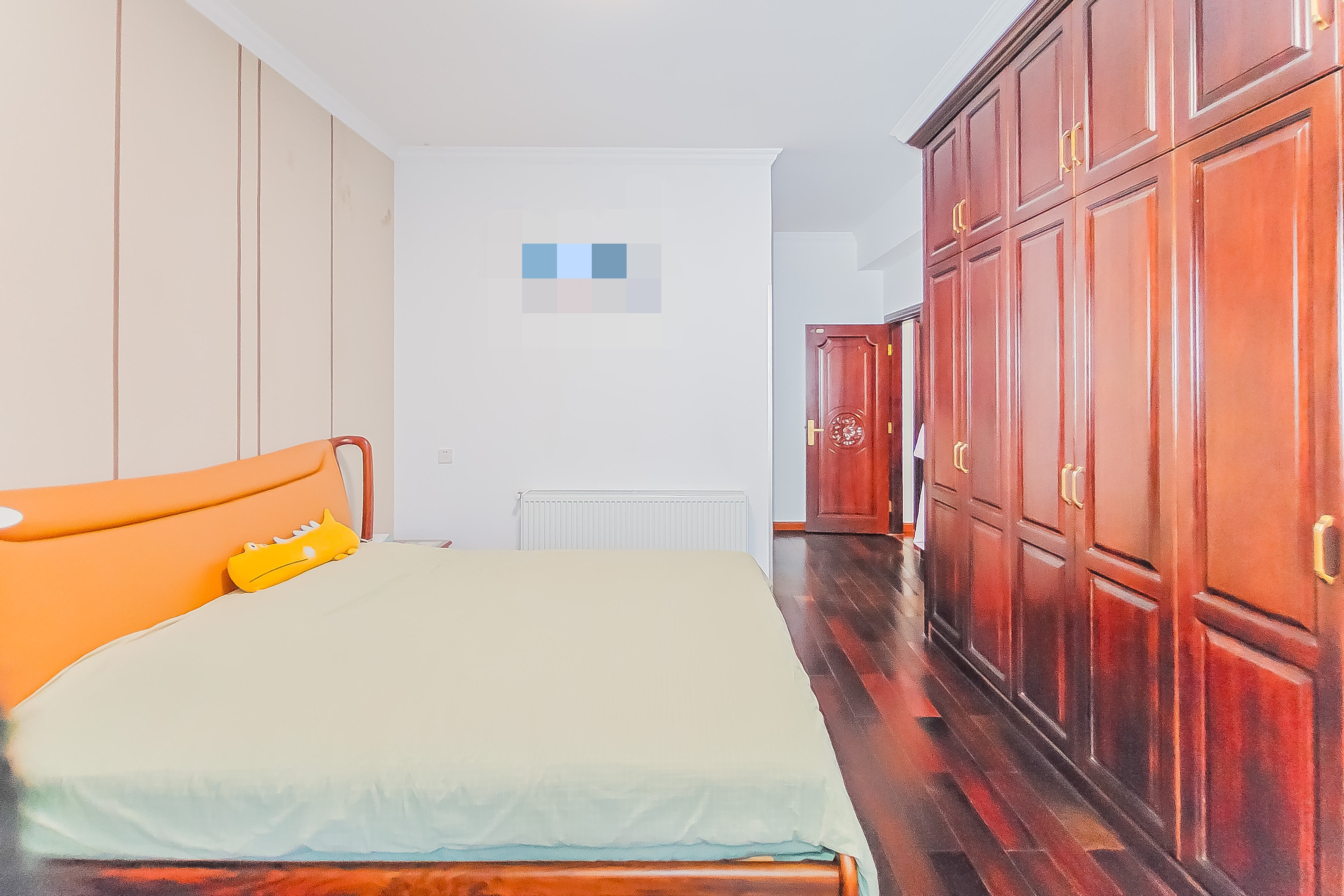 巴黎香榭  3室2厅2卫    175.0万 巴黎香榭  3室2厅2卫    175.0万卧室