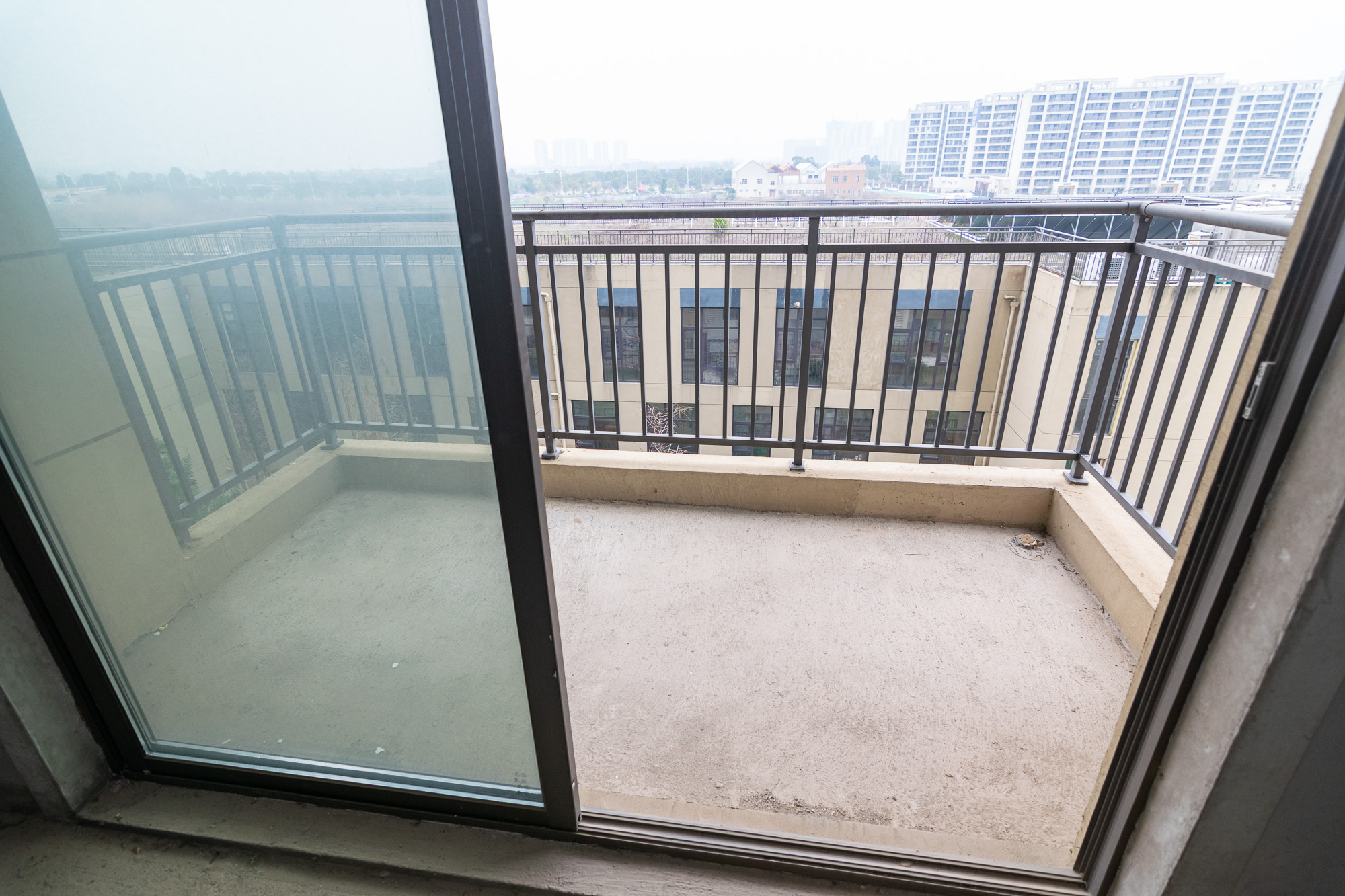 华润桃源里  3室2厅2卫    59.8万 华润桃源里  3室2厅2卫    59.8万阳台