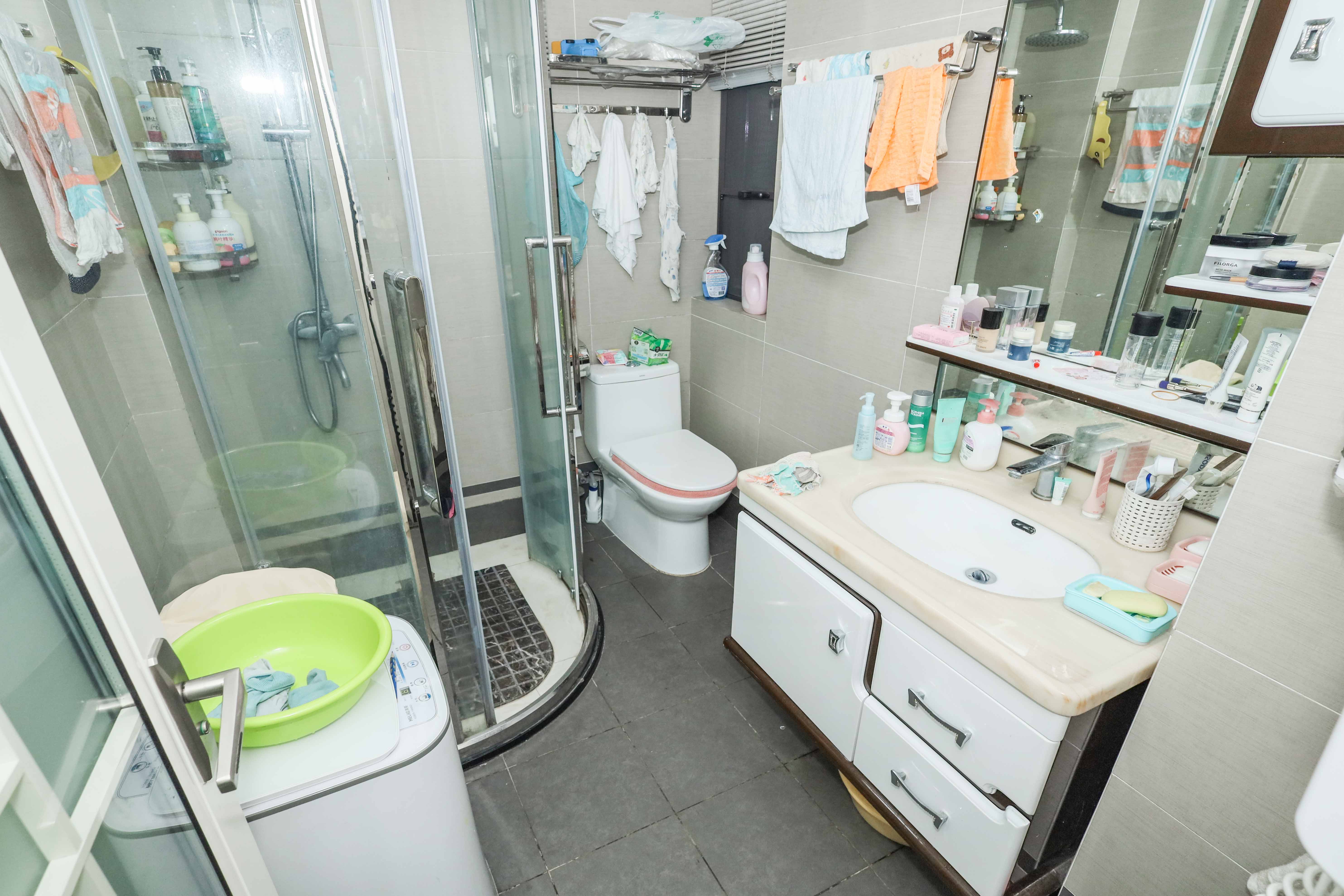 中冶中央公园  3室2厅2卫   112.00万卫生间