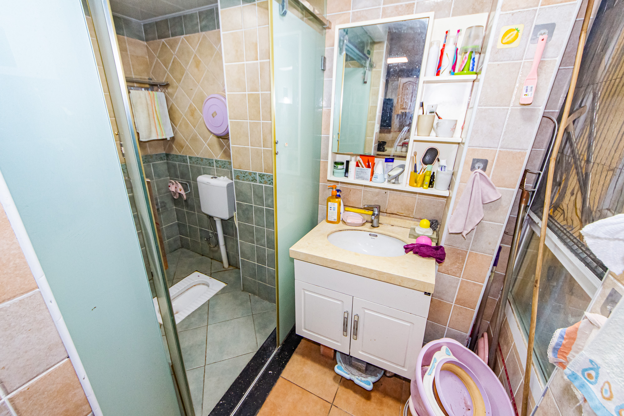 万国城（当代满庭春MOMA）三期  4室2厅2卫    115.0万卫生间