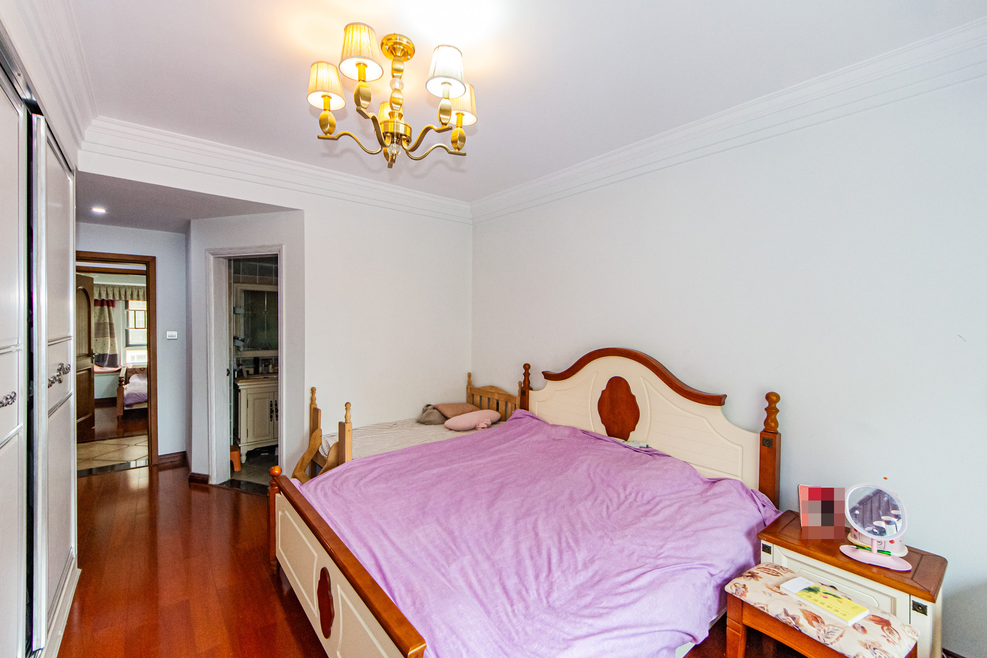 万国城（当代满庭春MOMA）三期  4室2厅2卫    115.0万卧室