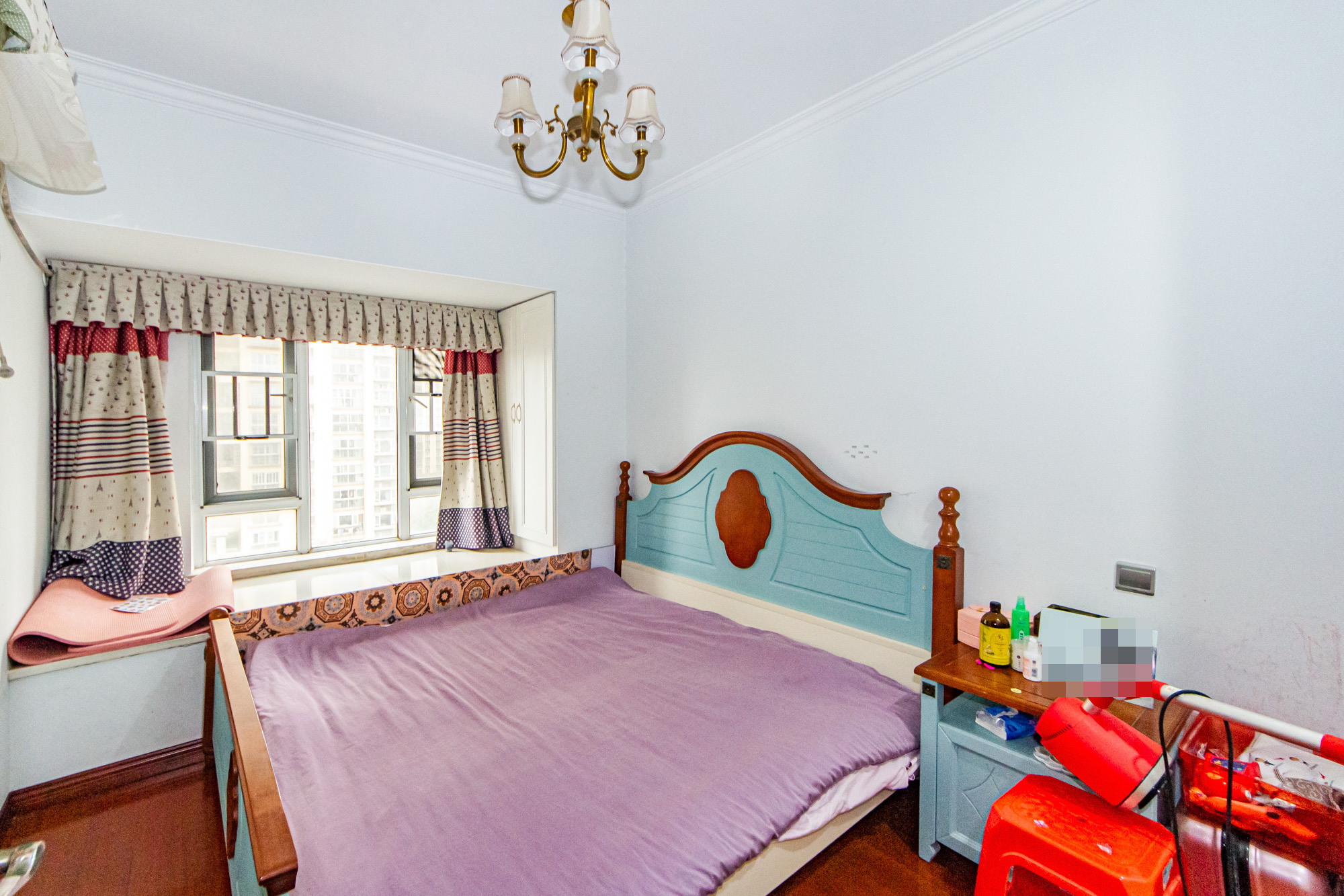 万国城（当代满庭春MOMA）三期  4室2厅2卫    115.0万卧室