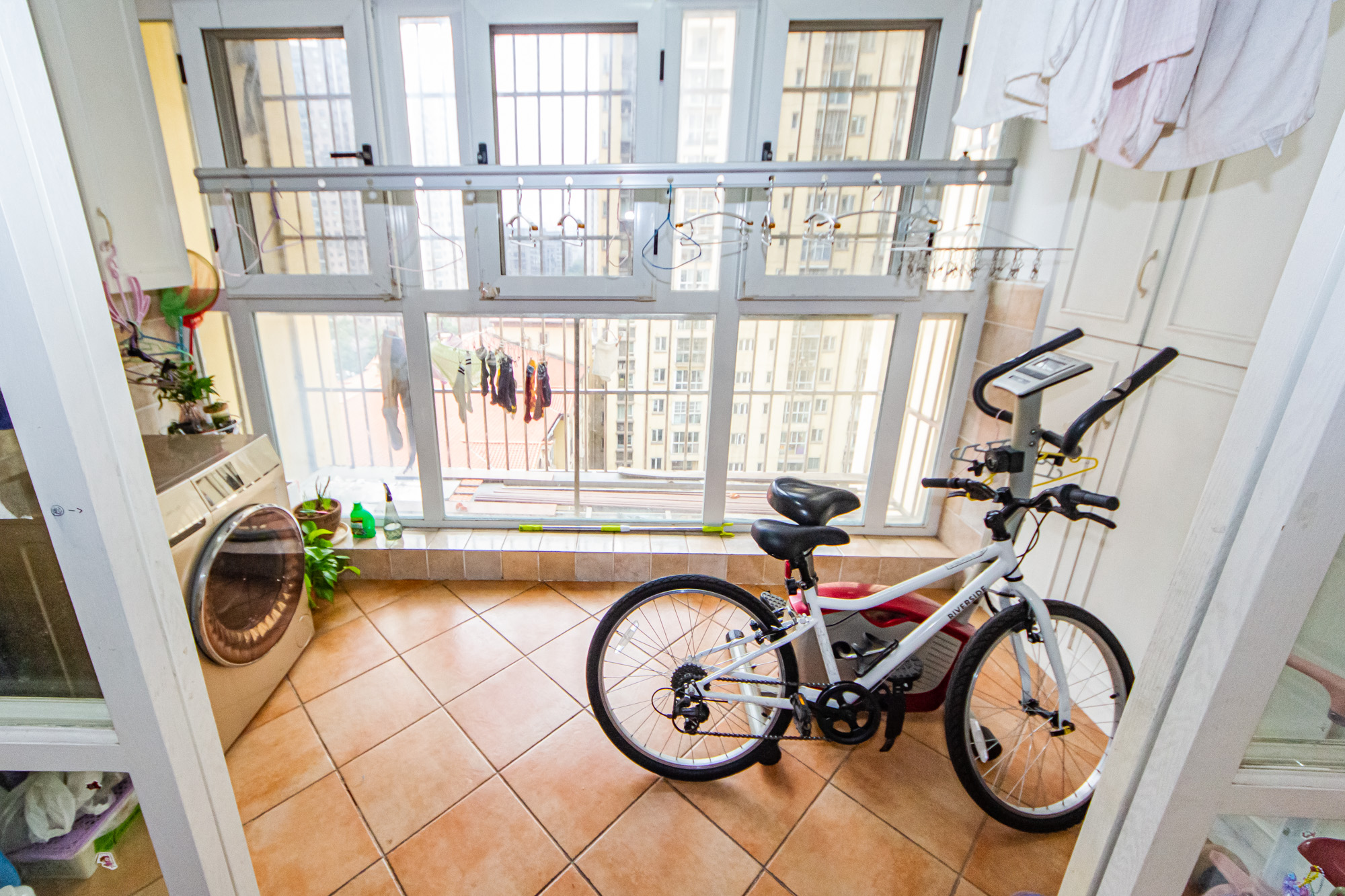 万国城（当代满庭春MOMA）三期  4室2厅2卫    115.0万阳台