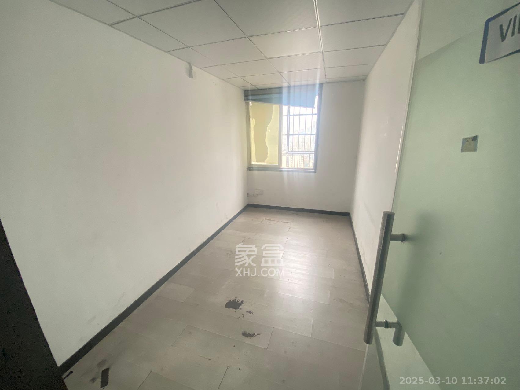 中扬大厦  6室1厅1卫    5500.0元/月 中扬大厦  6室1厅1卫    5500.0元/月室内图