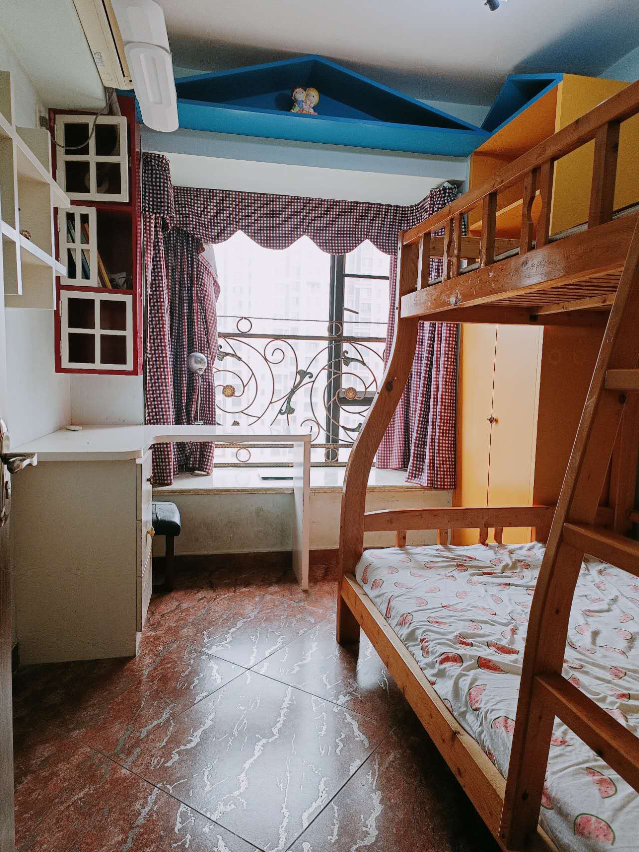 紫泉花坊  2室2厅1卫    122.0万 紫泉花坊  2室2厅1卫    122.0万室内图