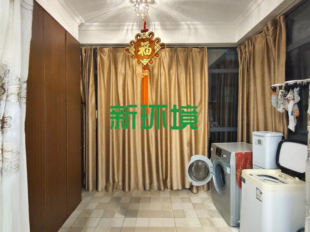 幸福阳光小区  3室2厅2卫   58.80万客厅