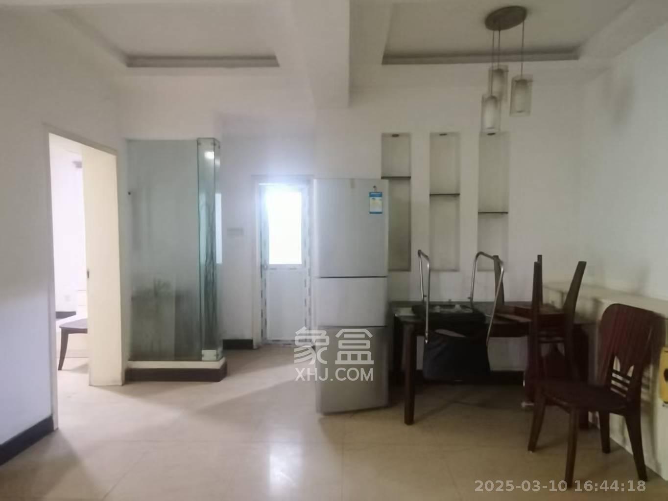 中南汽车世界 3室2厅2卫 1200.0元/月 中南汽车世界 3室2厅2卫 1200.0元/月室内图