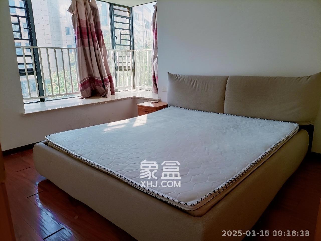 保利麓谷林语B区  3室2厅1卫   2000.00元/月室内图