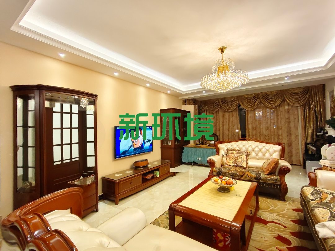 幸福阳光小区  3室2厅2卫   58.80万客厅