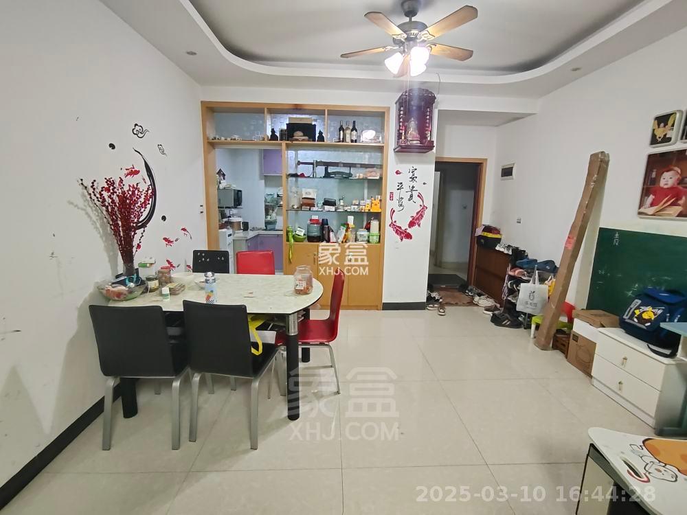 樱花地带 2室2厅1卫 1300.0元/月 樱花地带 2室2厅1卫 1300.0元/月室内图