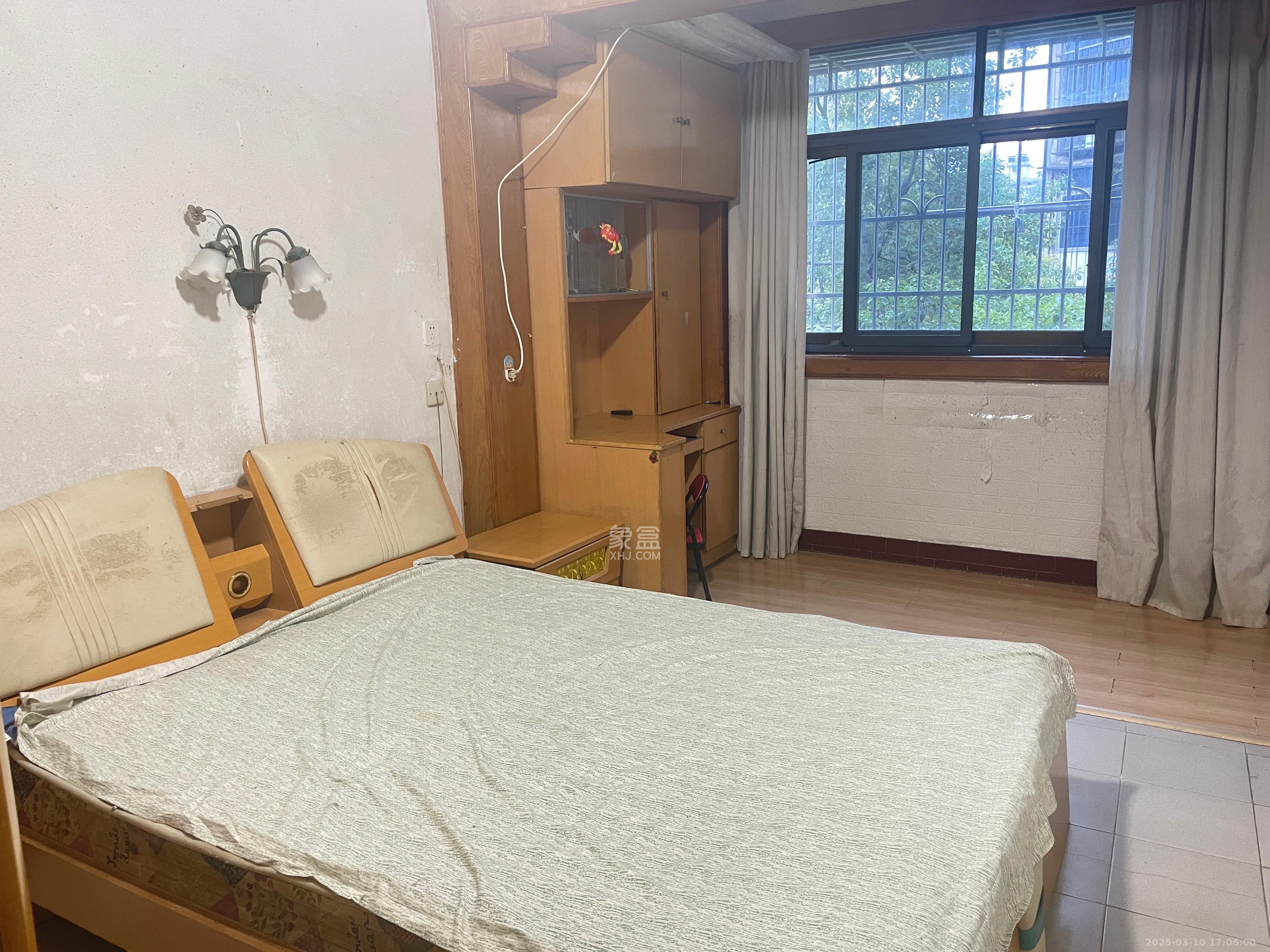 狮子山二片  2室1厅1卫    1600.0元/月室内图