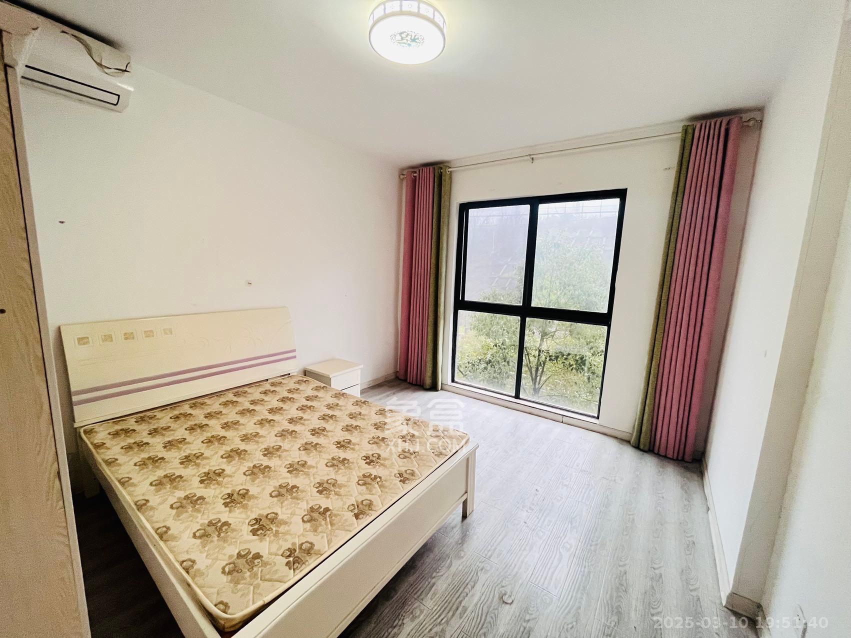 优山美地  3室2厅2卫   2600.00元/月室内图