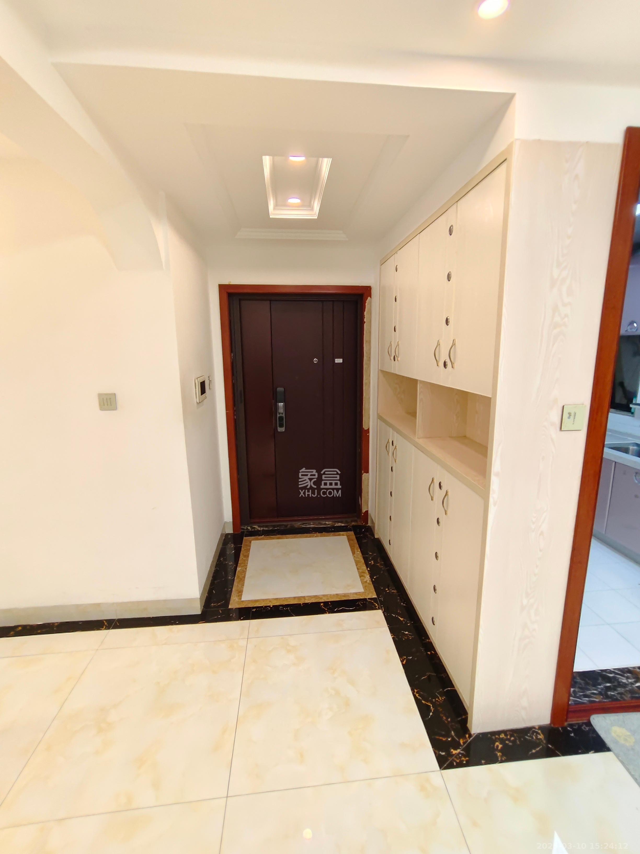 公园9号  2室2厅1卫    3800.0元/月室内图