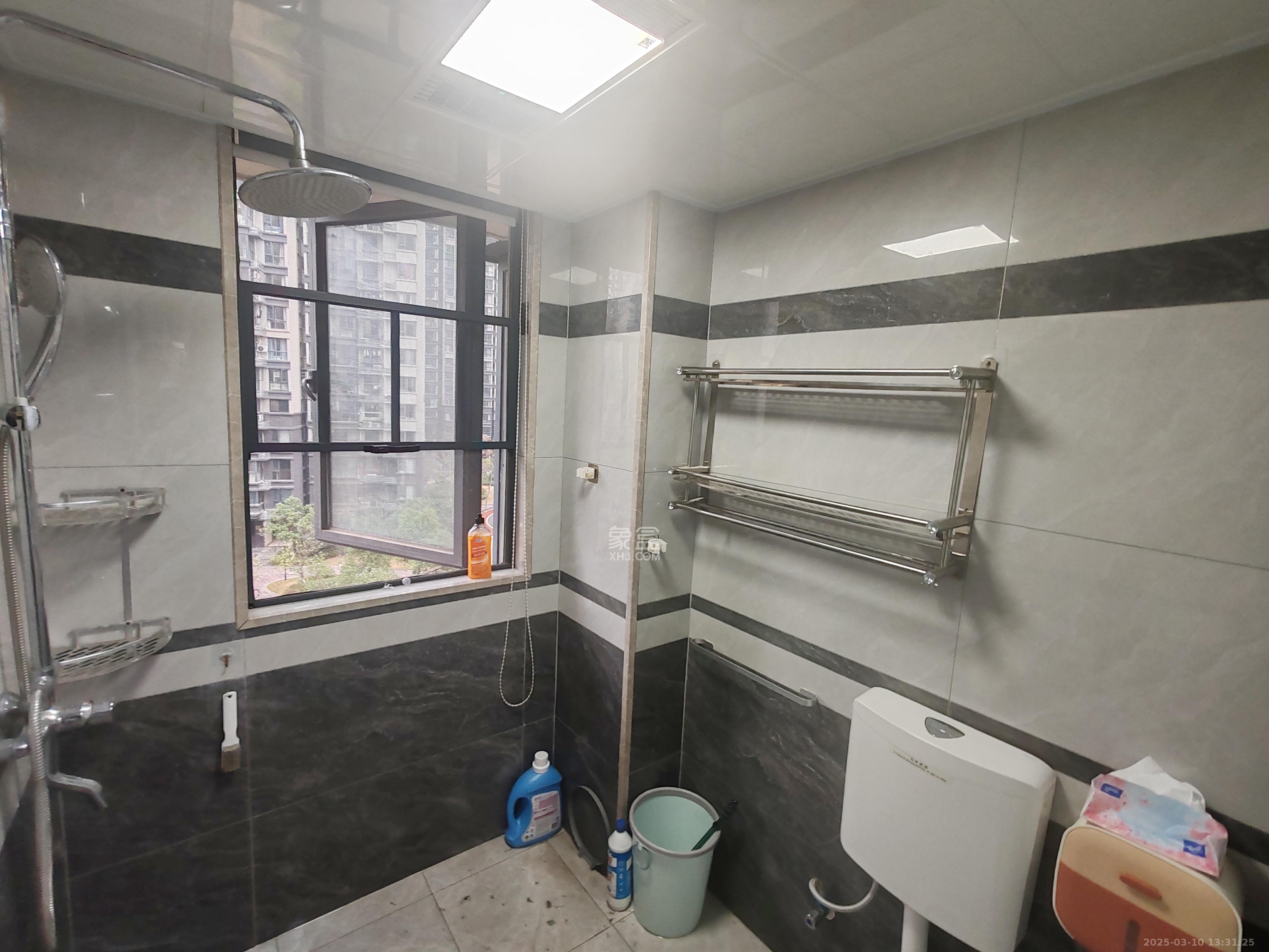 中建悦和城  3室2厅2卫   3500.00元/月室内图