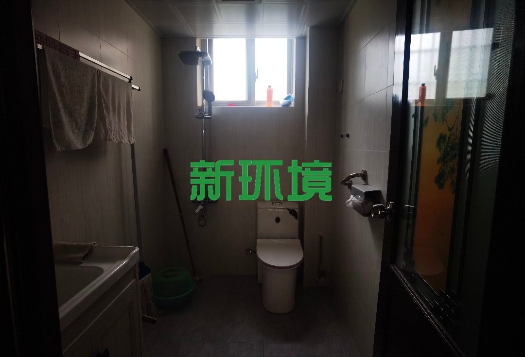 欣业家园  3室2厅2卫   58.00万客厅