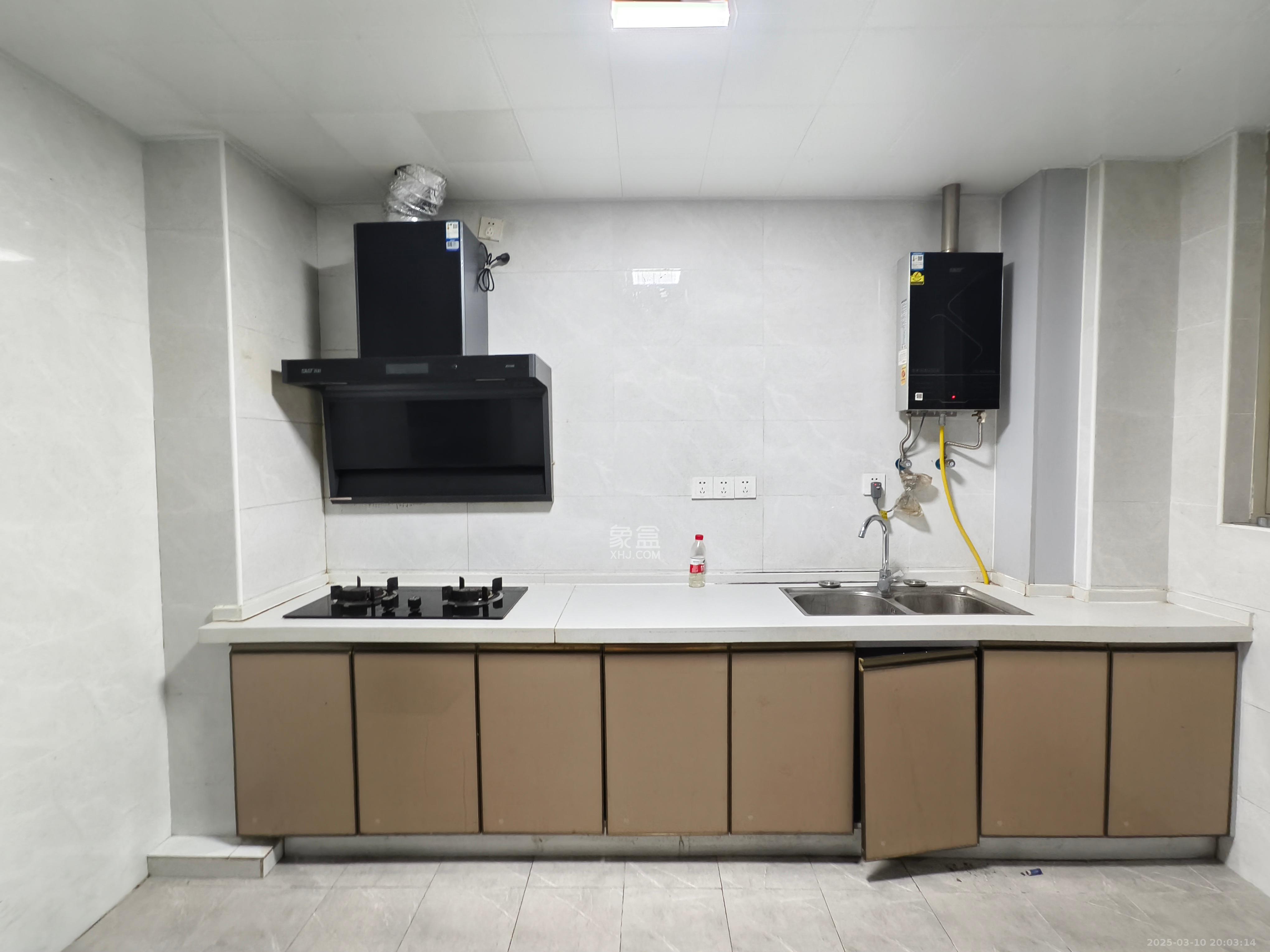 梅溪湖金茂湾 4室2厅2卫 3400.0元/月 梅溪湖金茂湾 4室2厅2卫 3400.0元/月室内图