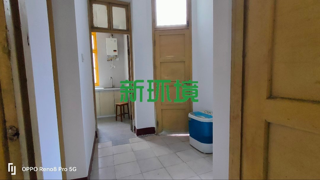 市委一号院 3室2厅1卫 30.0万 市委一号院 3室2厅1卫 30.0万客厅