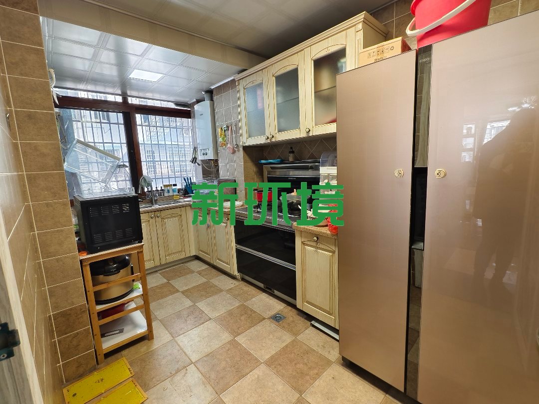 时代港湾  1室0厅0卫   75.80万客厅