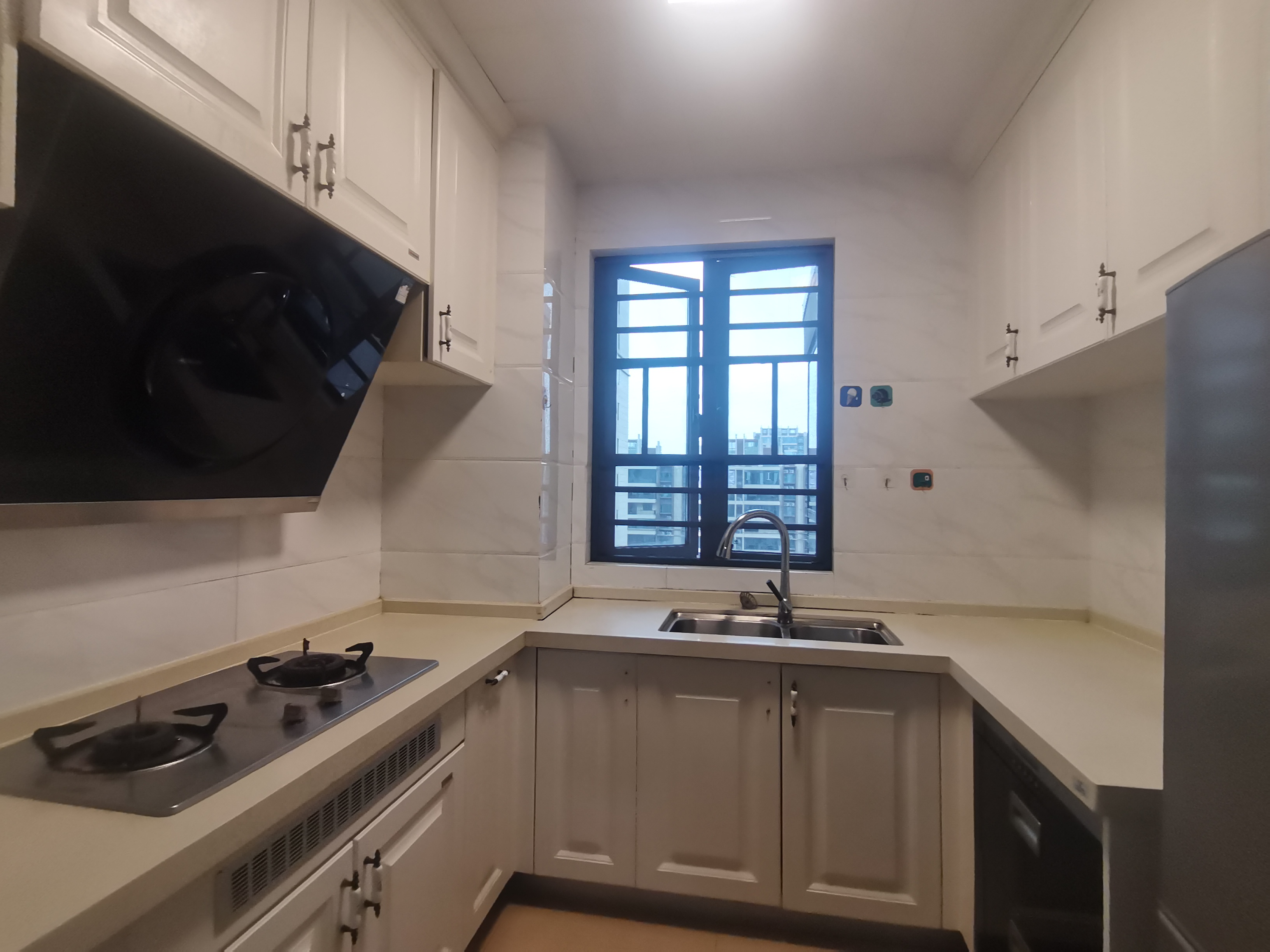 碧桂园梓山府 4室2厅2卫 2600.0元/月 碧桂园梓山府 4室2厅2卫 2600.0元/月室内图