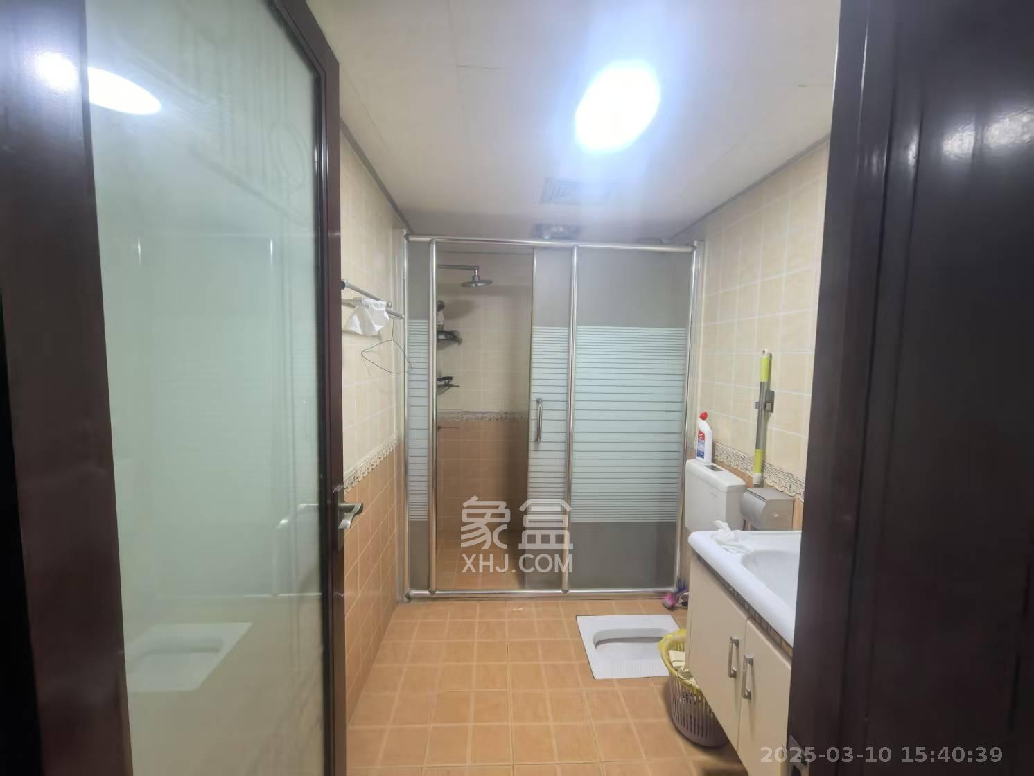 三一街区  3室2厅1卫   1700.00元/月室内图