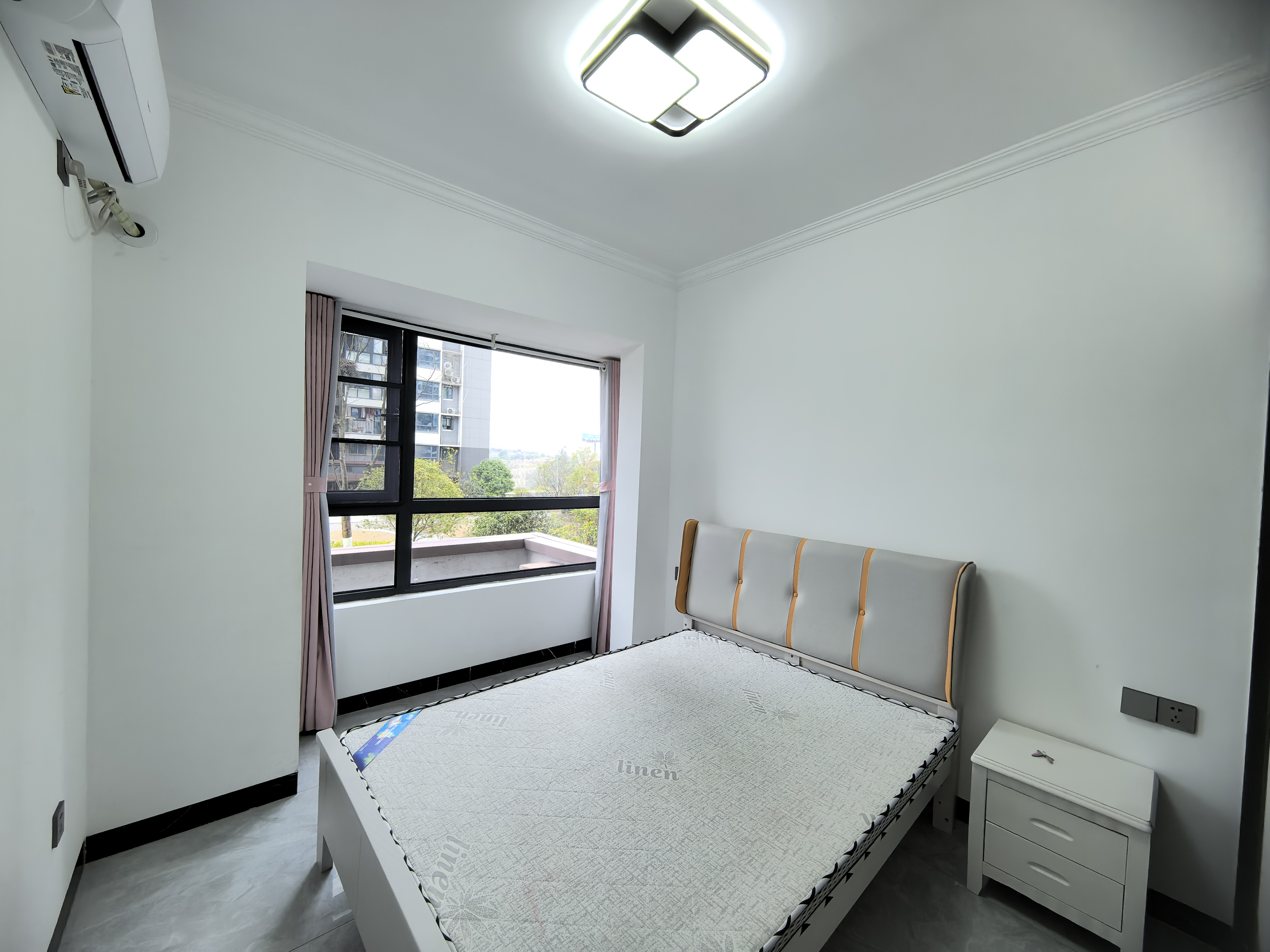 宁邦广场  3室2厅2卫    1800.0元/月 宁邦广场  3室2厅2卫    1800.0元/月室内图