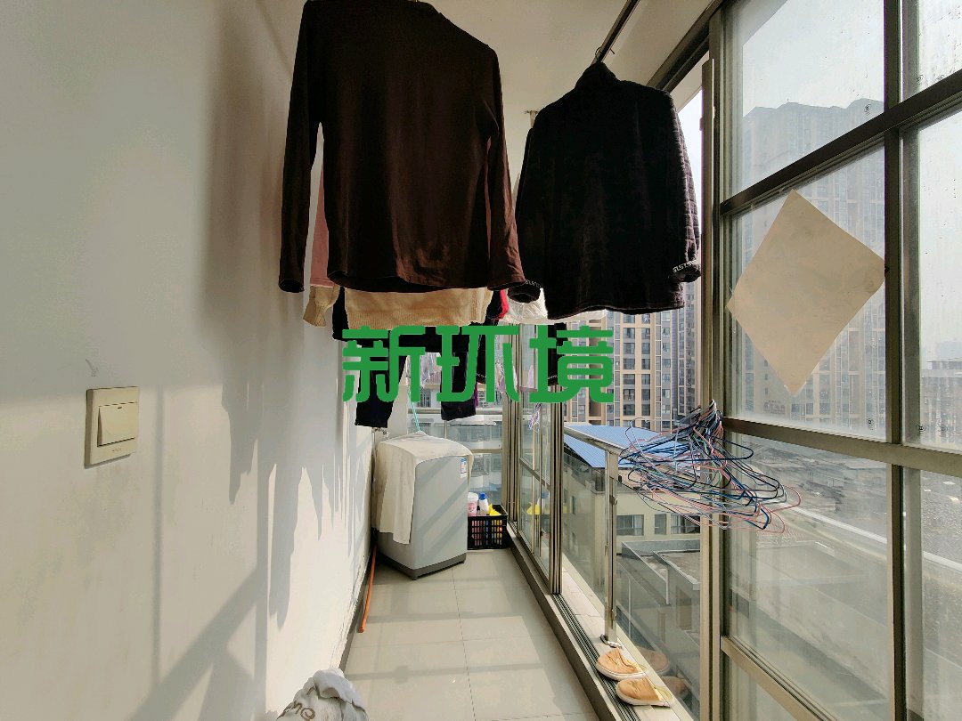 澧园金丰  3室2厅2卫   70.00万客厅