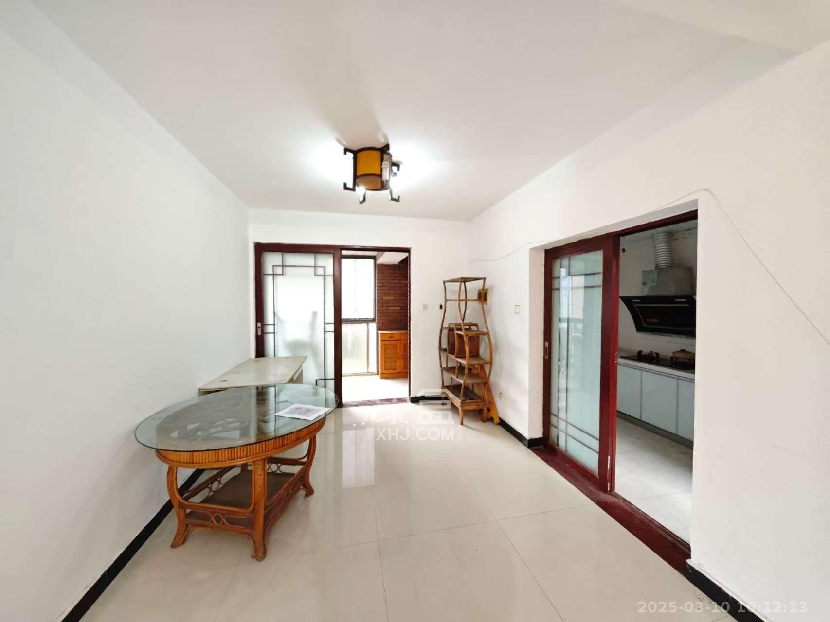 天城泰祥苑 3室2厅2卫 2500.0元/月 天城泰祥苑 3室2厅2卫 2500.0元/月室内图