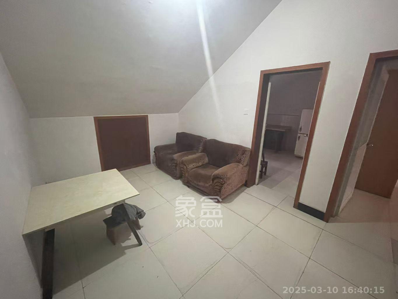 茶子山小区  2室2厅1卫   1300.00元/月室内图