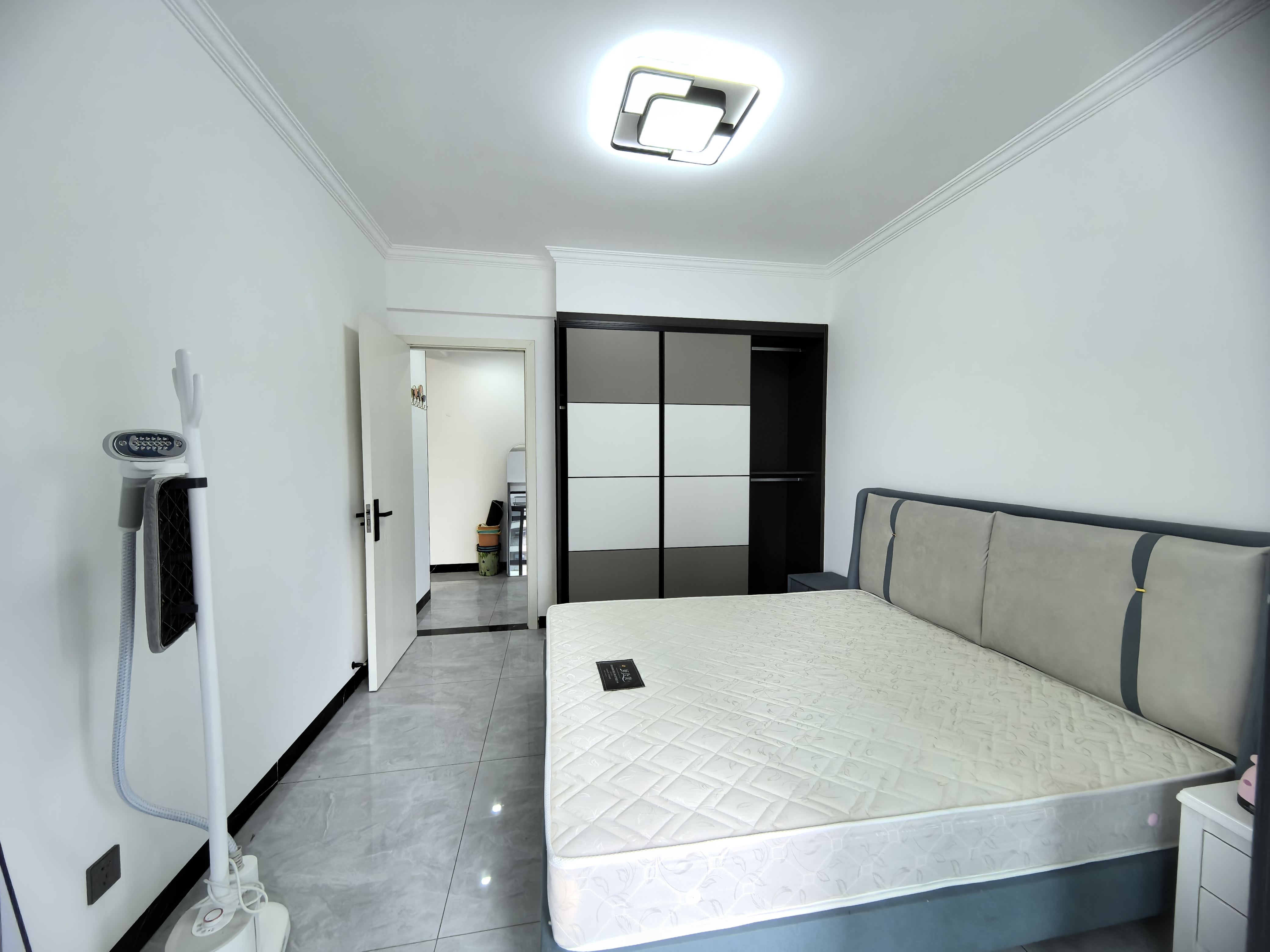 宁邦广场  3室2厅2卫    1800.0元/月 宁邦广场  3室2厅2卫    1800.0元/月室内图