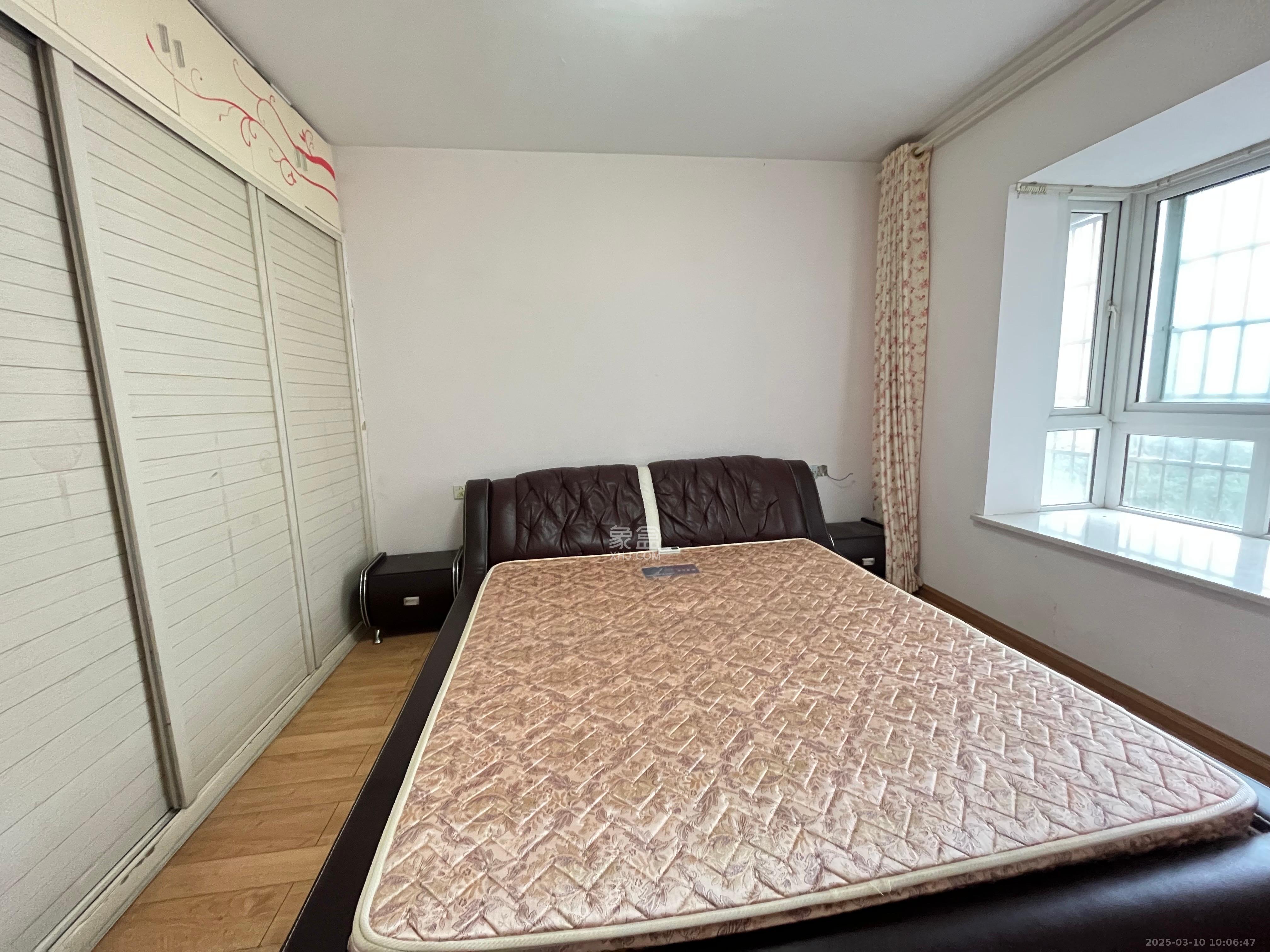 鑫天山城明珠 4室2厅2卫 1700.0元/月 鑫天山城明珠 4室2厅2卫 1700.0元/月室内图